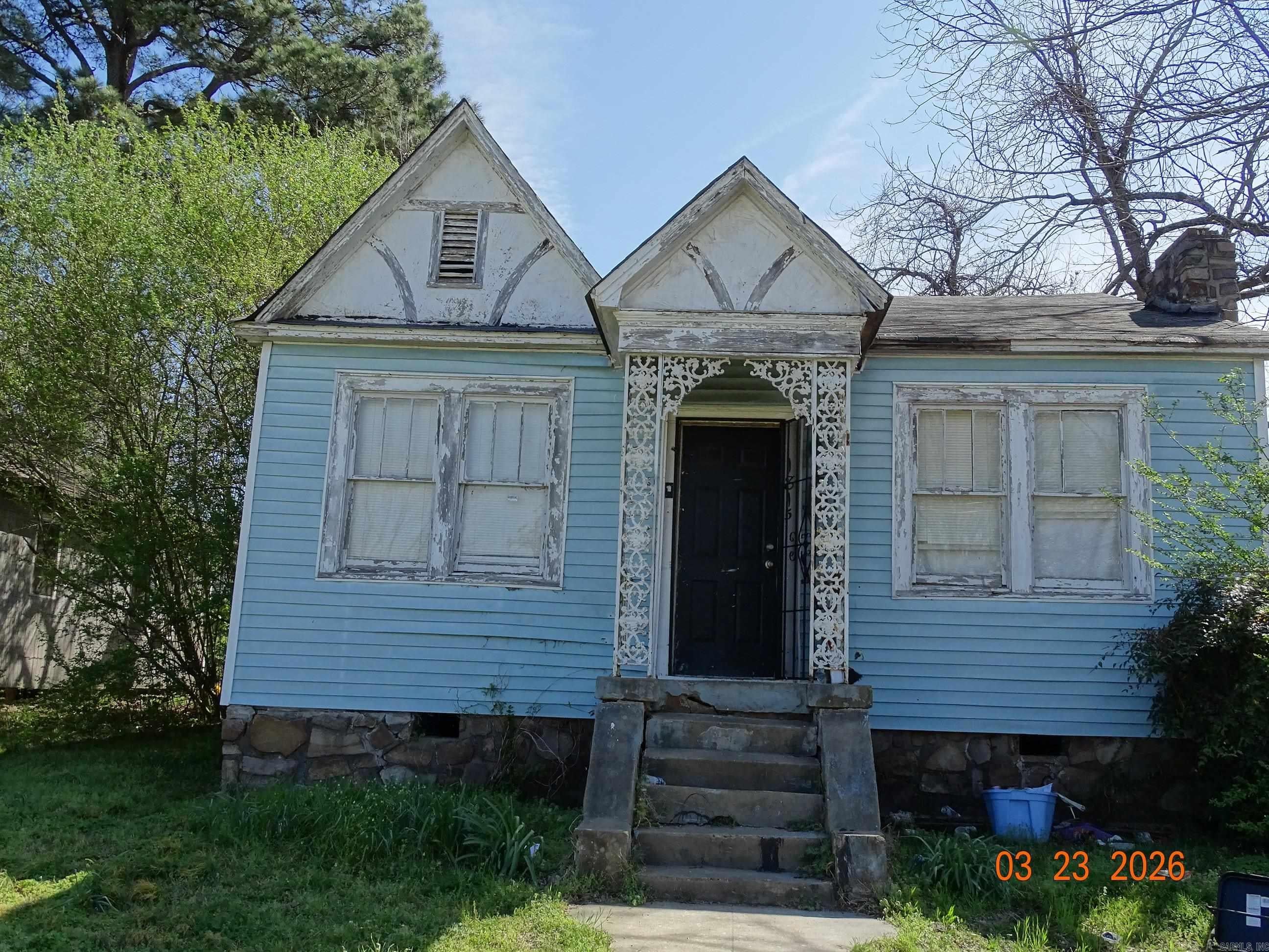 1815 Thayer Street — photo