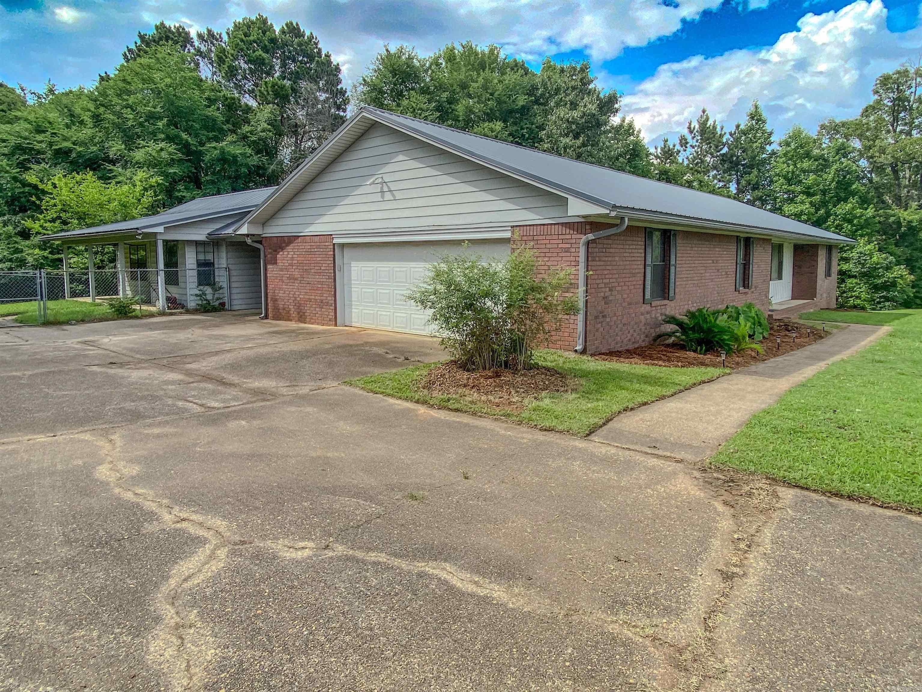 103 Twin Oaks Drive — photo