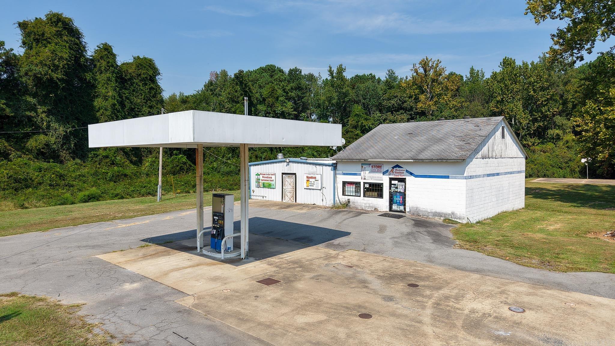 8300 Woodson Lateral Road — photo