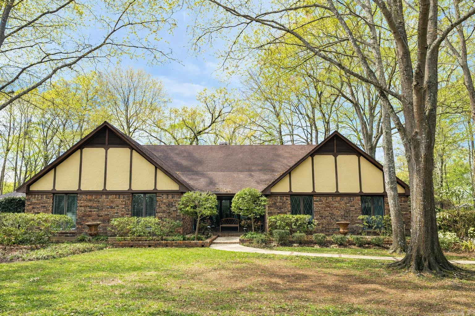 103 Brentwood Cir — photo