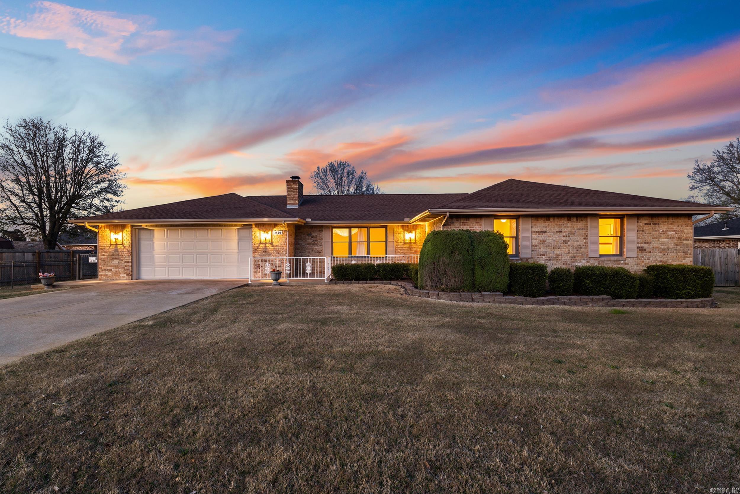1515 Pine Tree Lane — photo