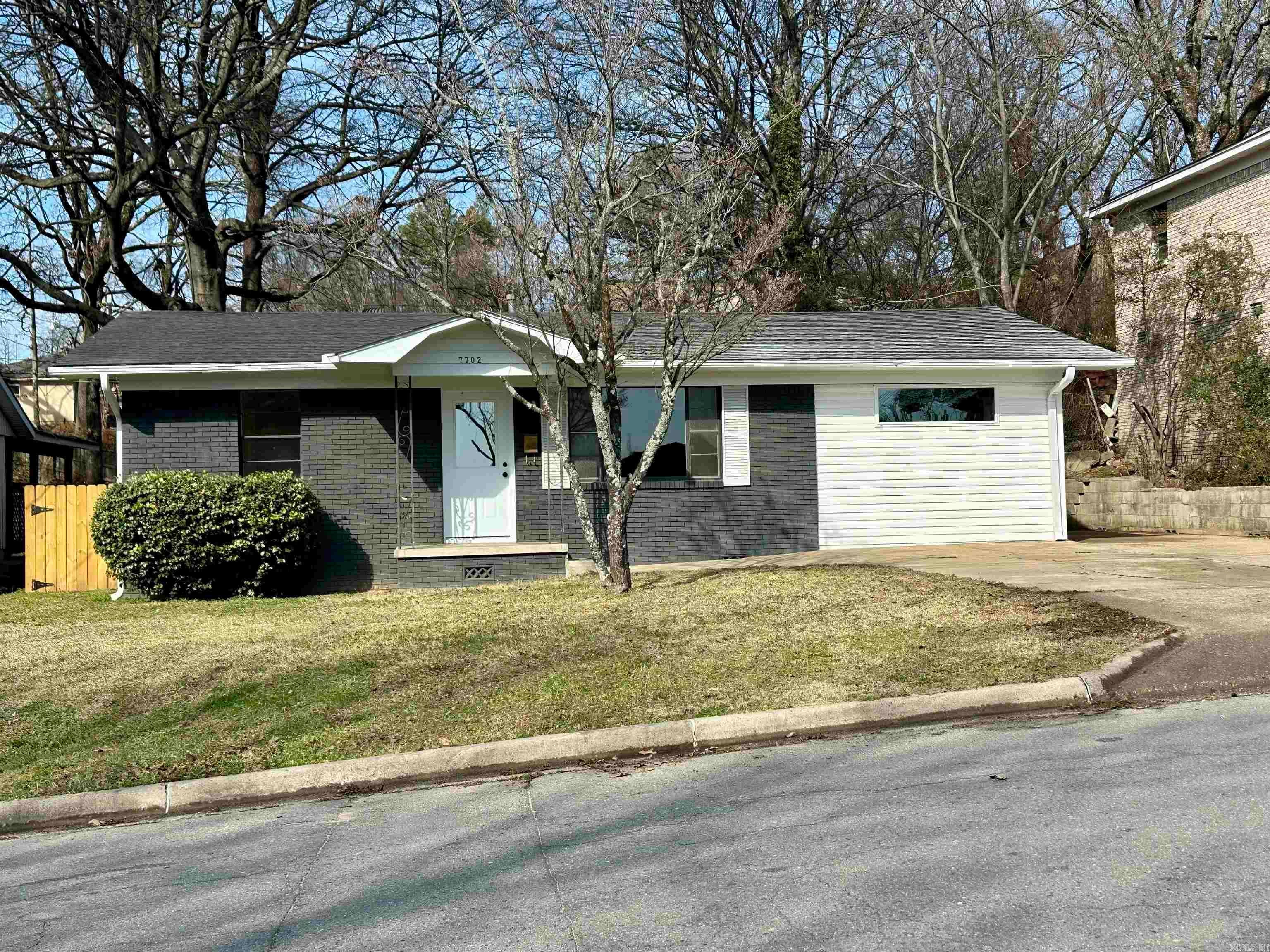 7702 Iowa Drive — photo
