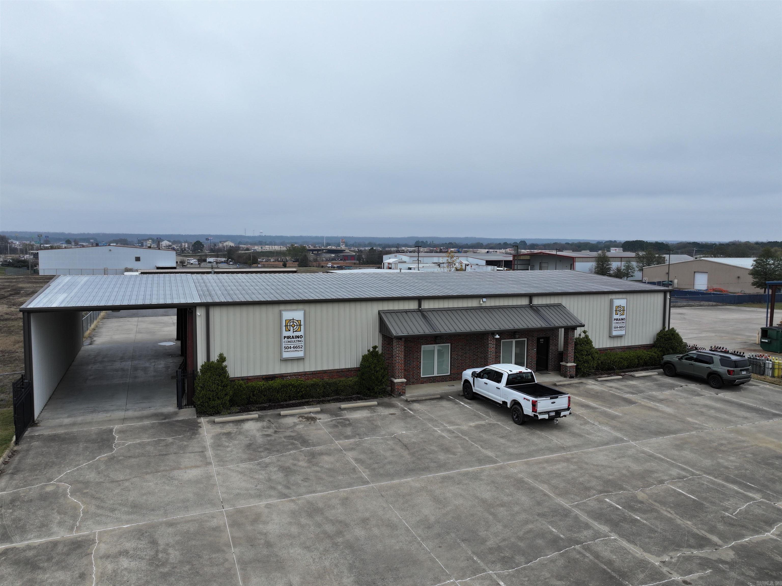 980 Runway Drive — photo