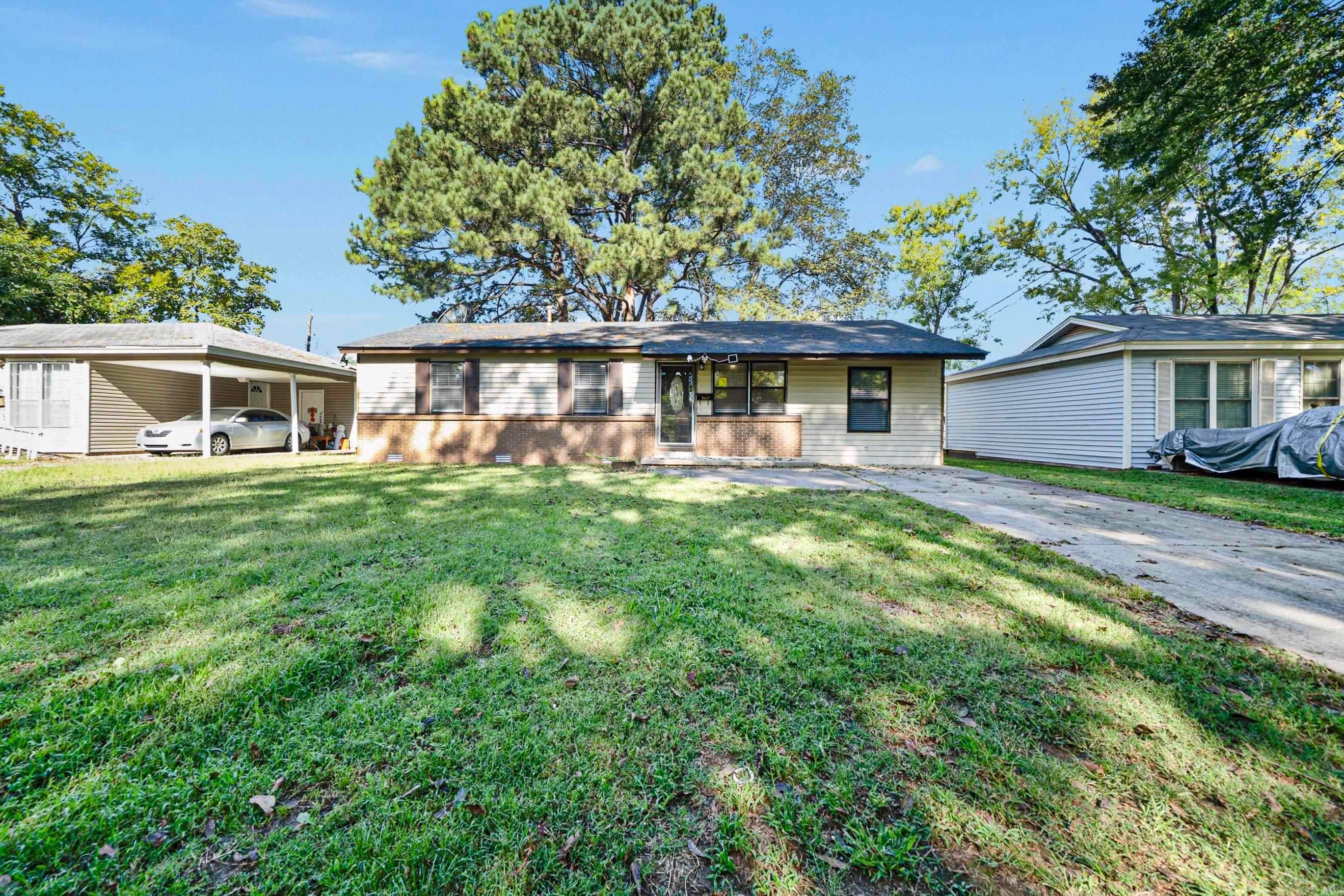 1013 Healy Street — photo