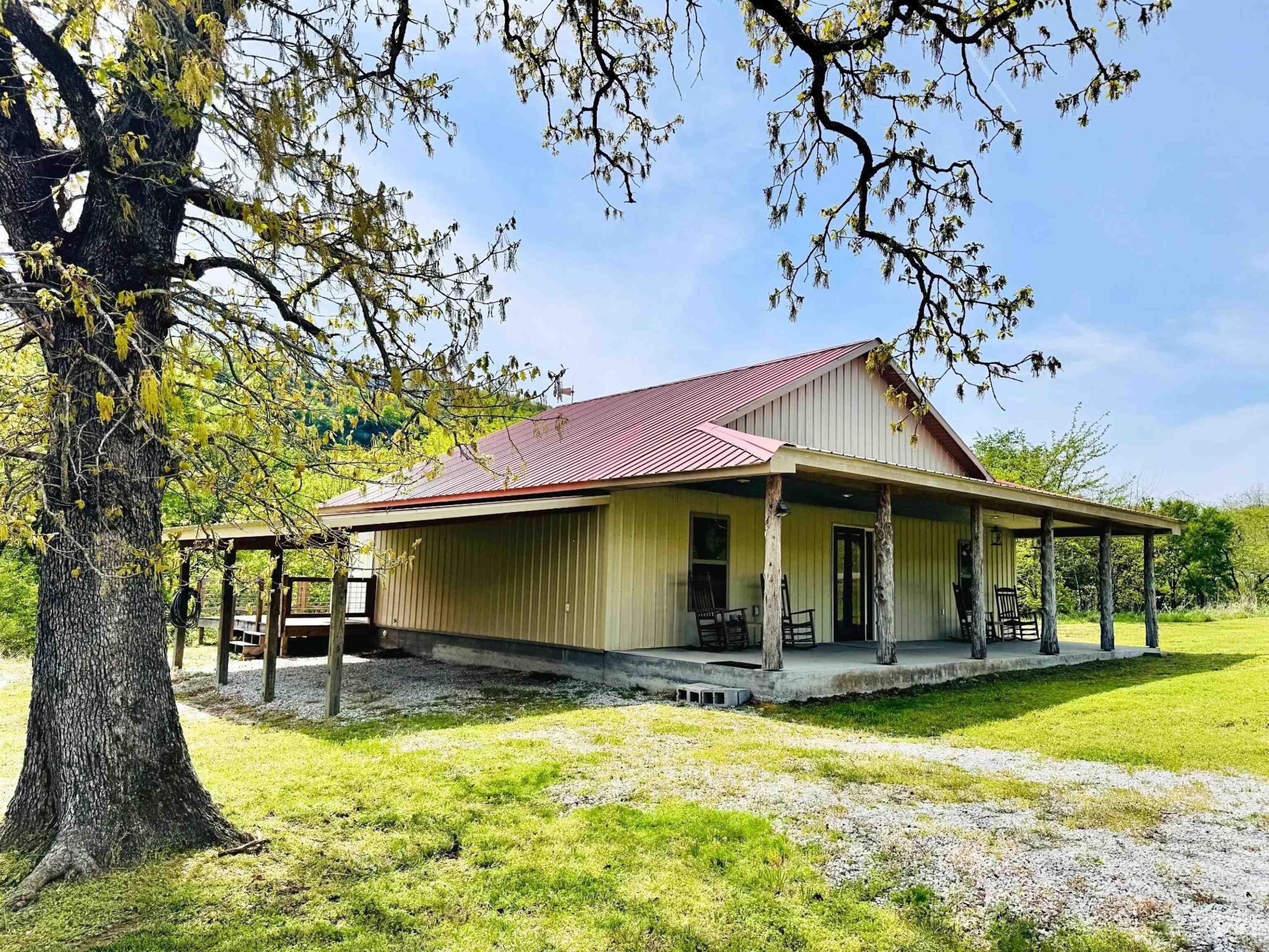 950 Cool Water Retreat Road — photo