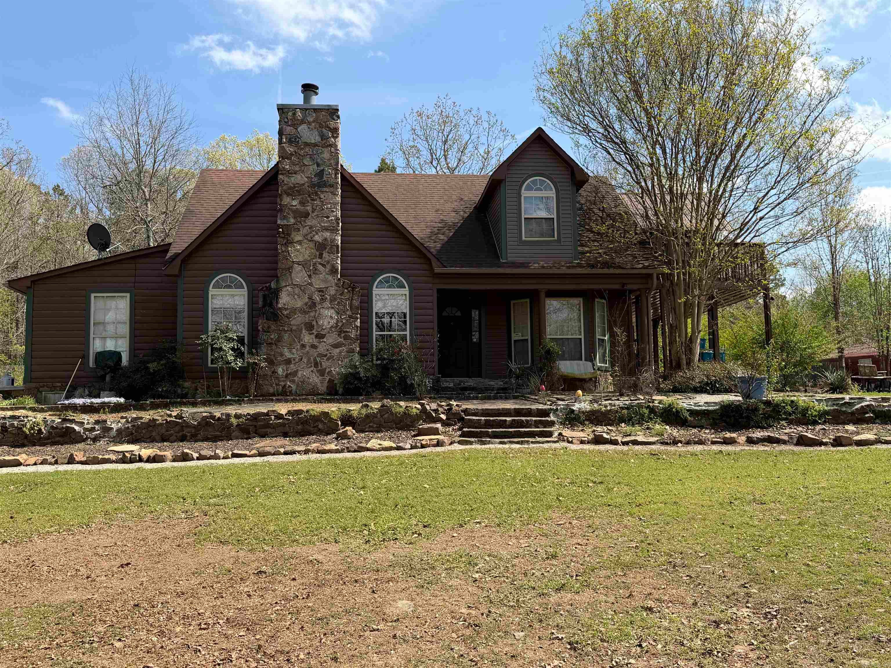 417 Old Military Rd — photo