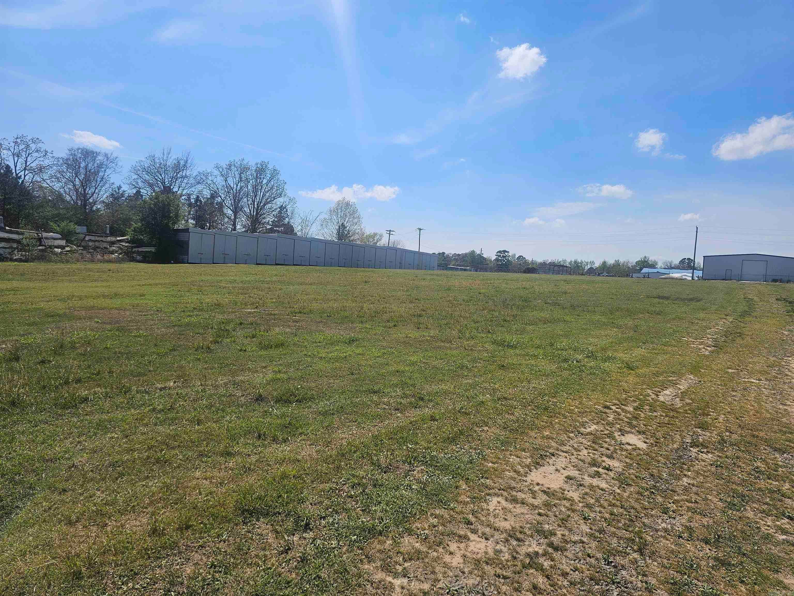 Home in Greers Ferry, AR 72067 — photo 2