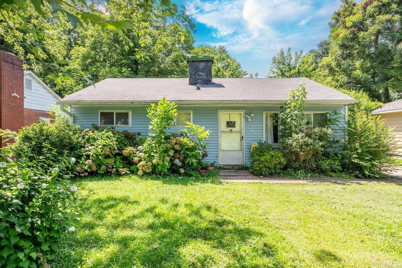 405 Healy Street — photo