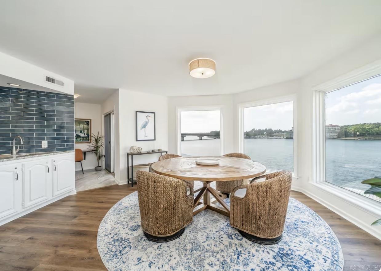 101 Long Island Drive — photo