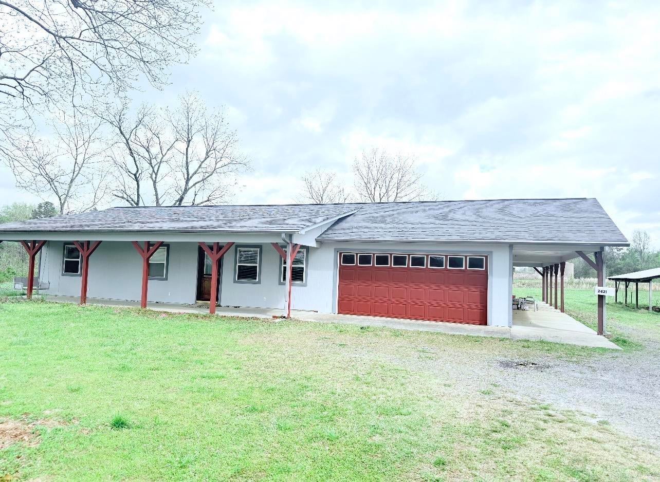 2421 Hwy 95 E — photo