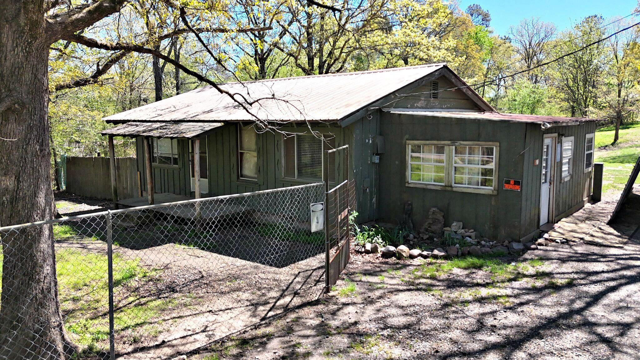 118 Polk Road 76 E — photo