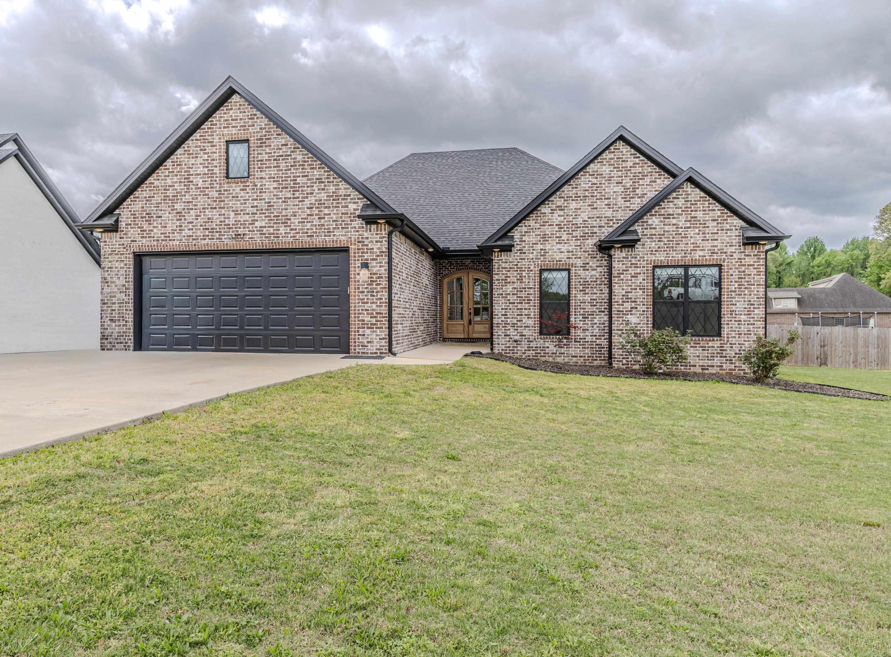 3202 Fairview Rd. — photo