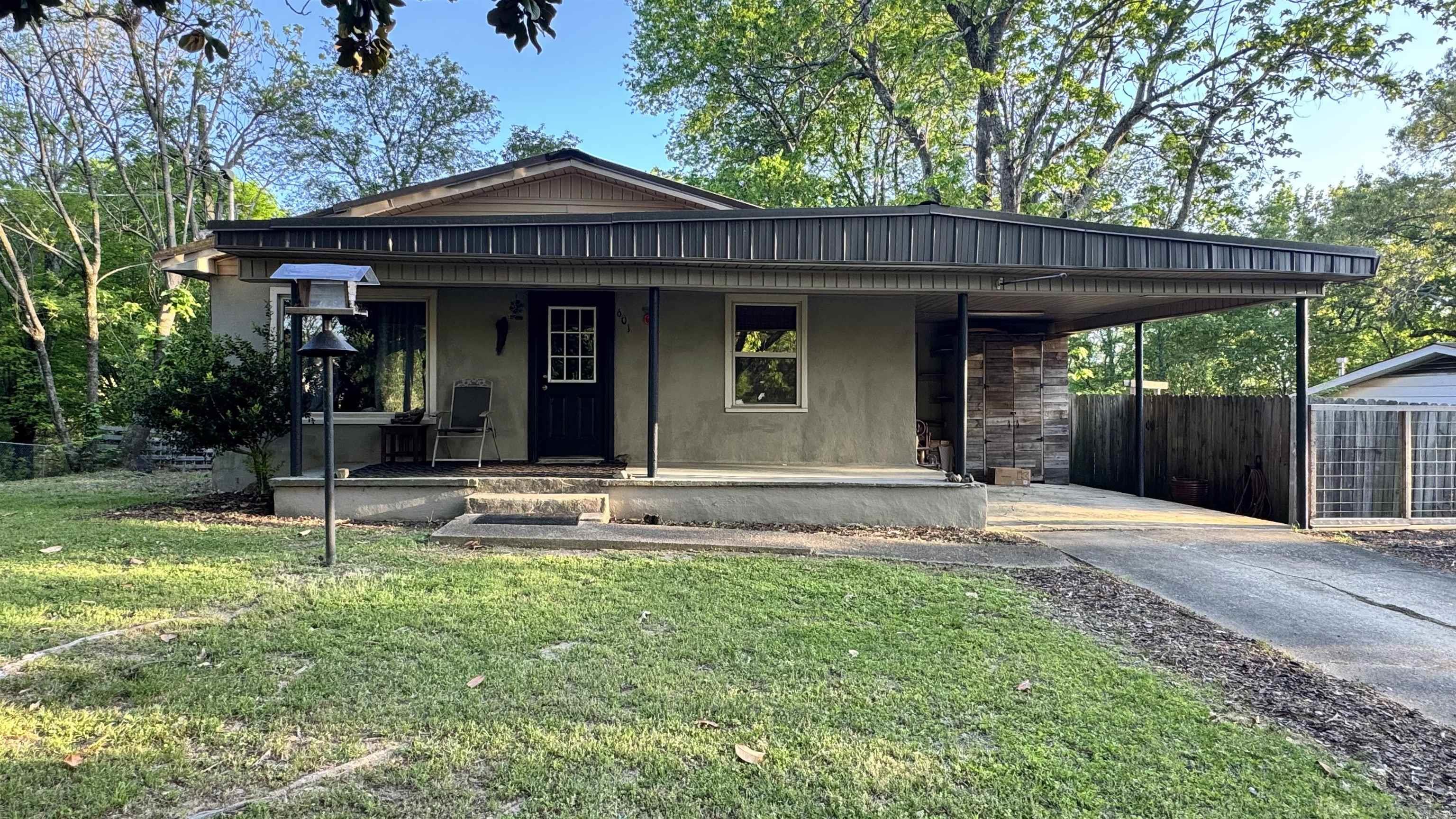 601 Audubon Street — photo