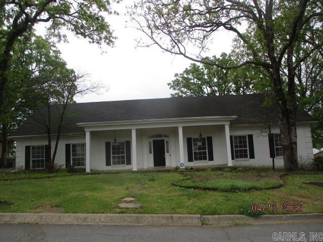 1100 Winnebago Dr — photo