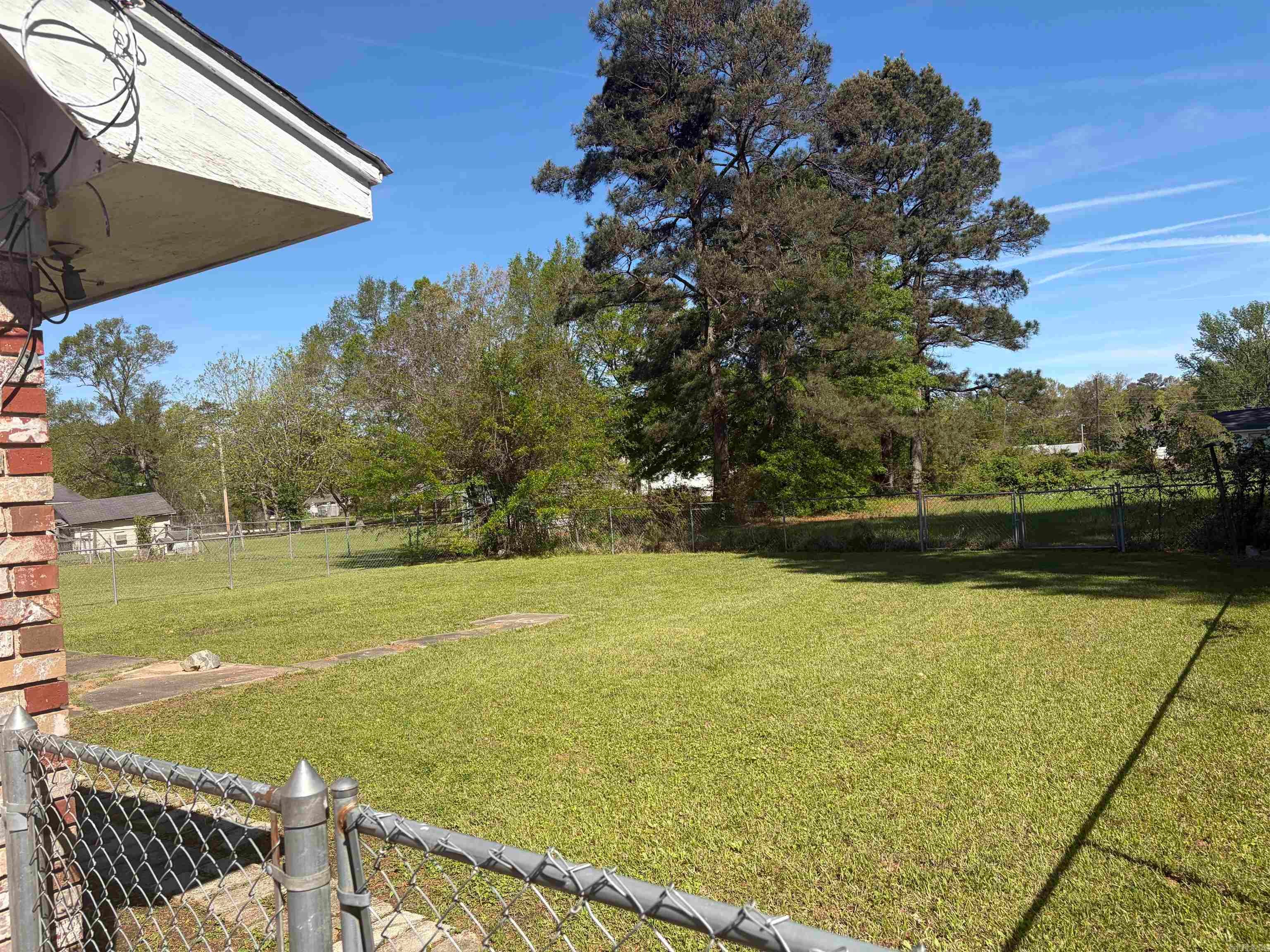 Home in Pine Bluff, AR 71603 — photo 2