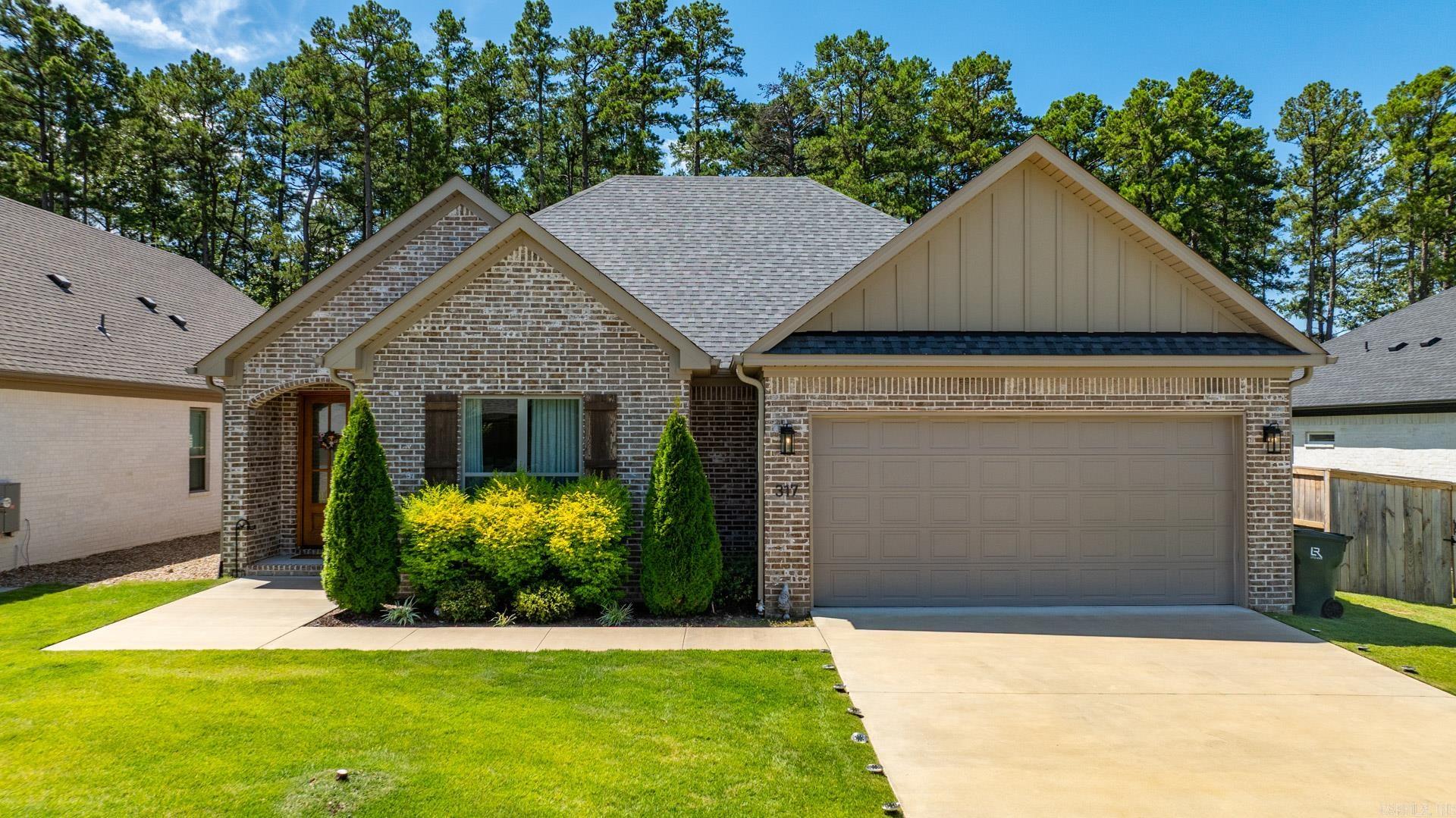 317 Rosemary Way — photo