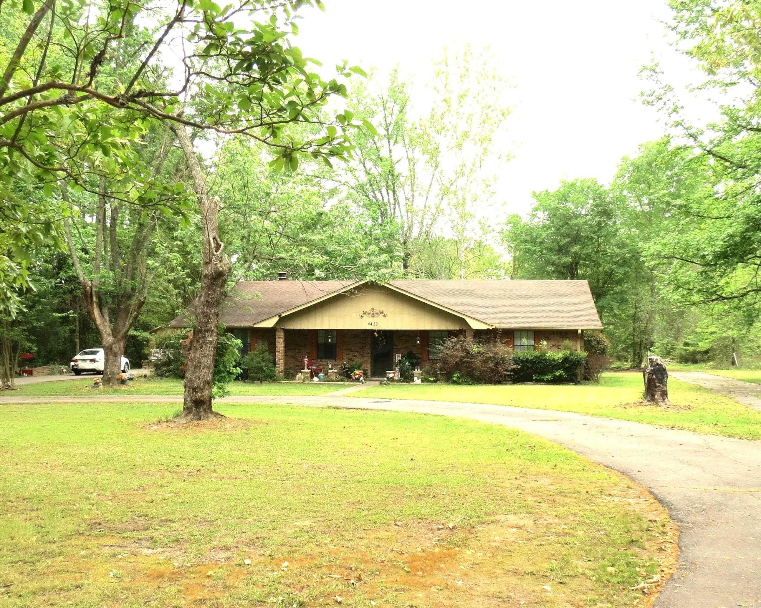 8450 Victoria Drive — photo