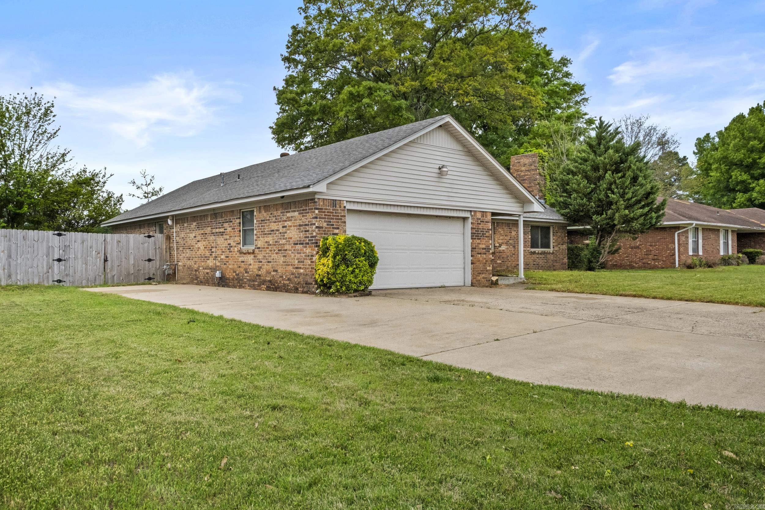 1 Devon Lane, Jacksonville, AR 72076 — photo 2