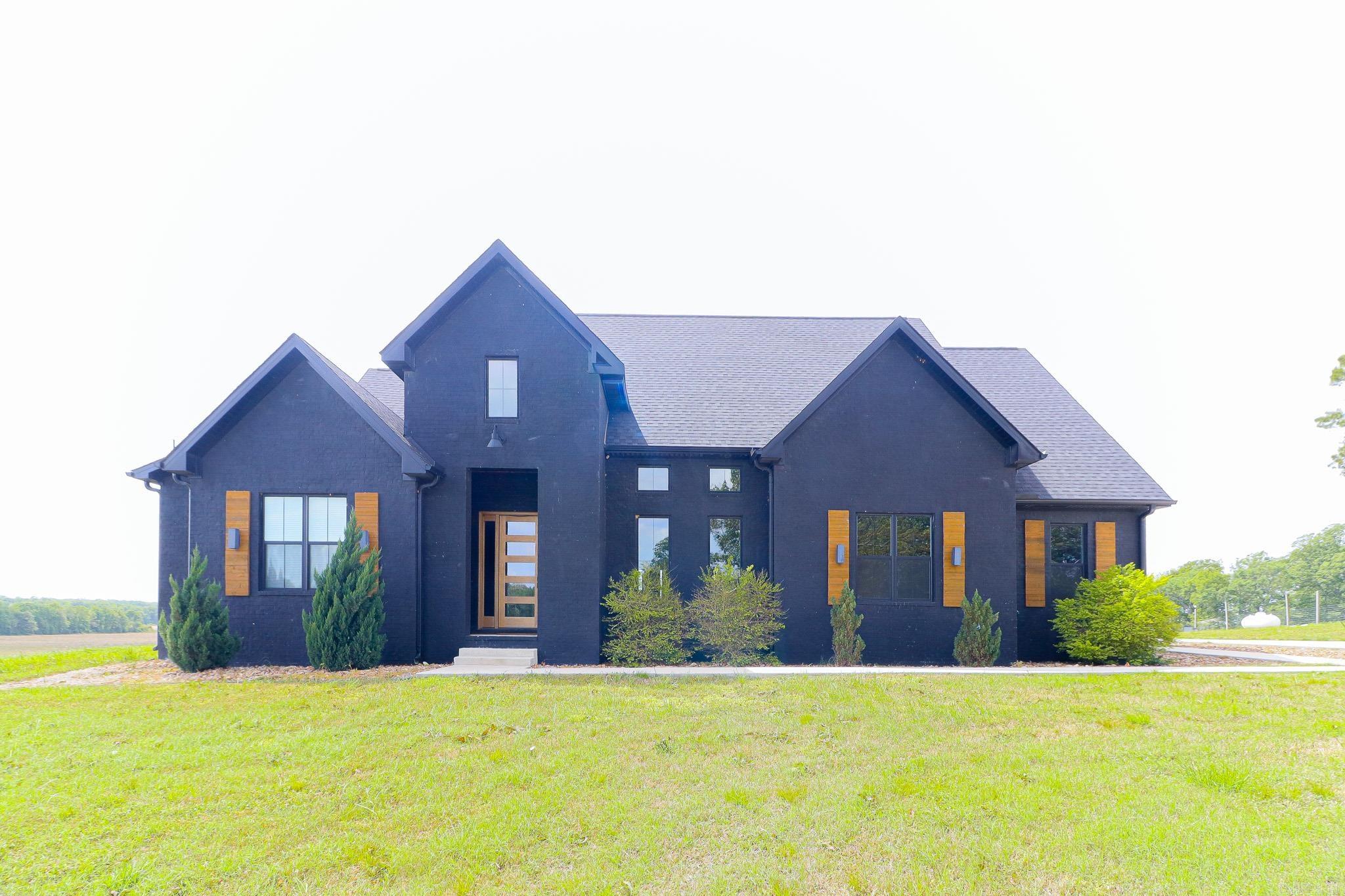 472 County Road 149 — photo