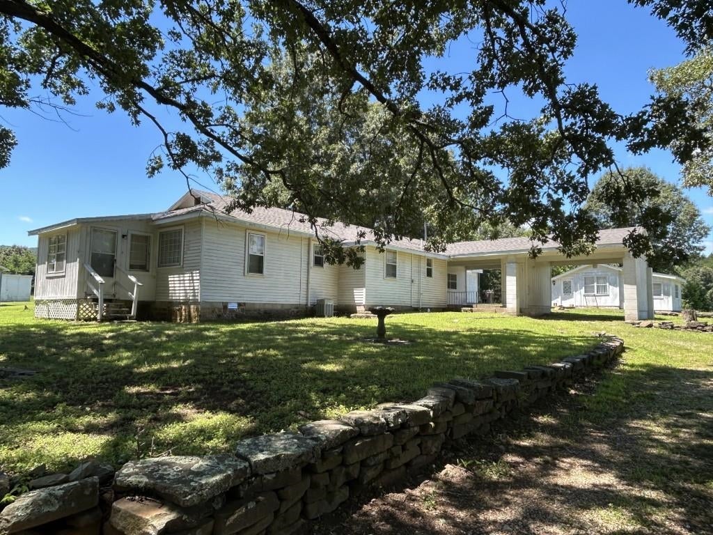 937 Pin Oak Lane — photo