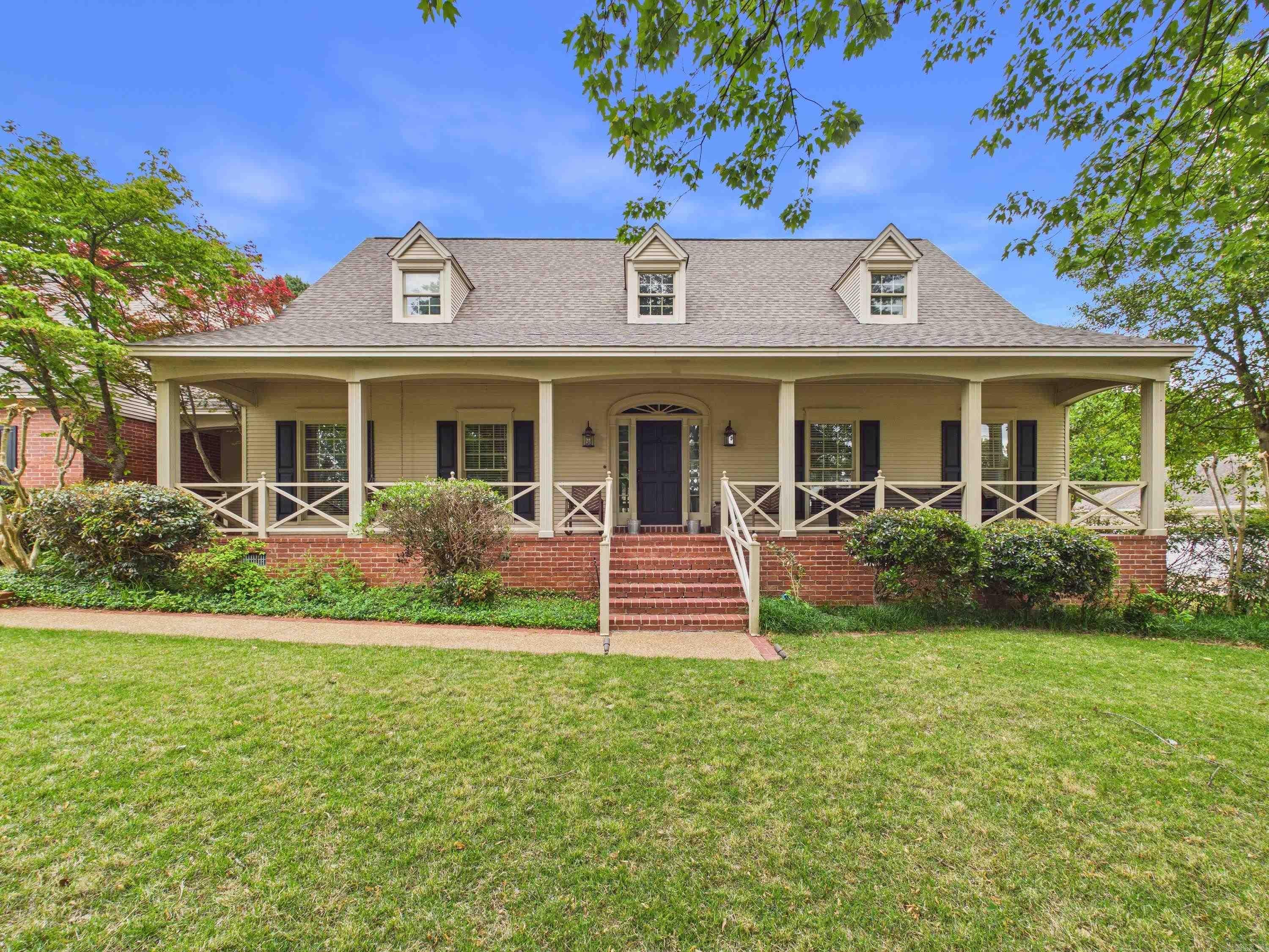 12 Country Club Circle — photo