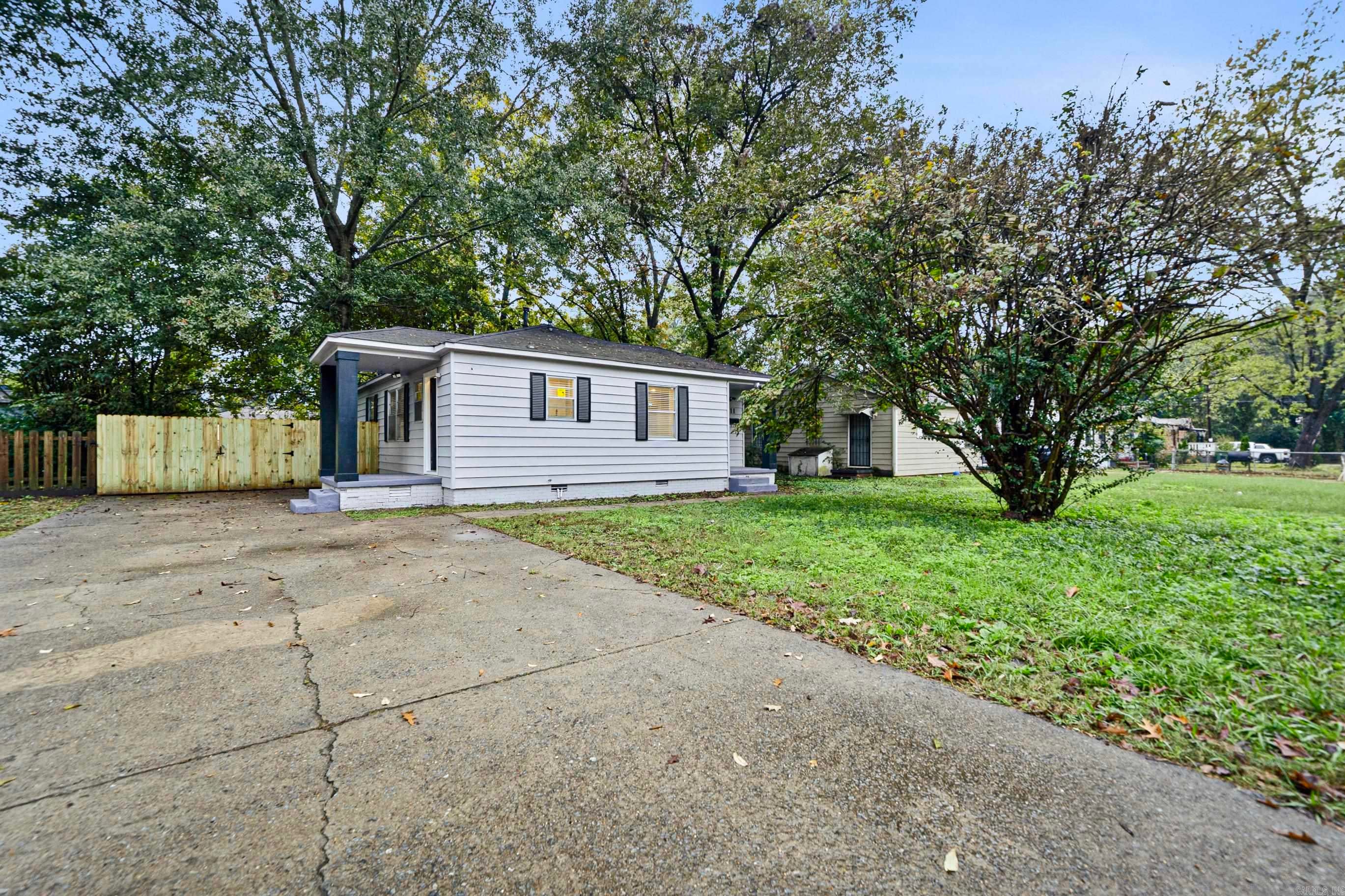 11 Spear Road — photo