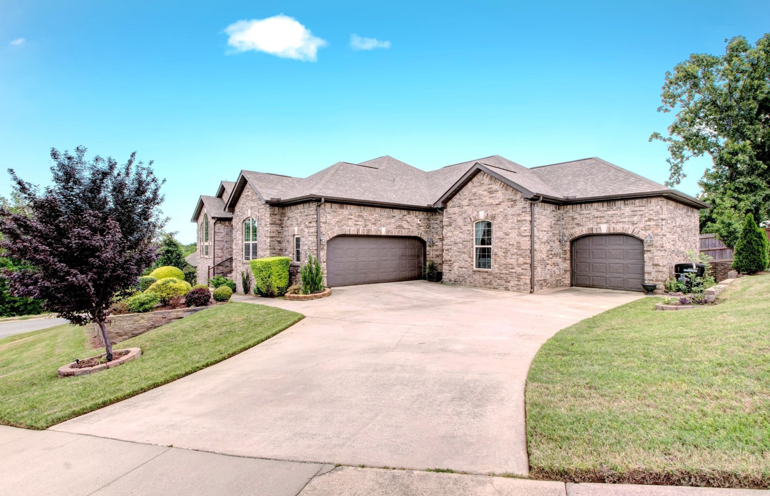 3200 Falling Waters Road — photo