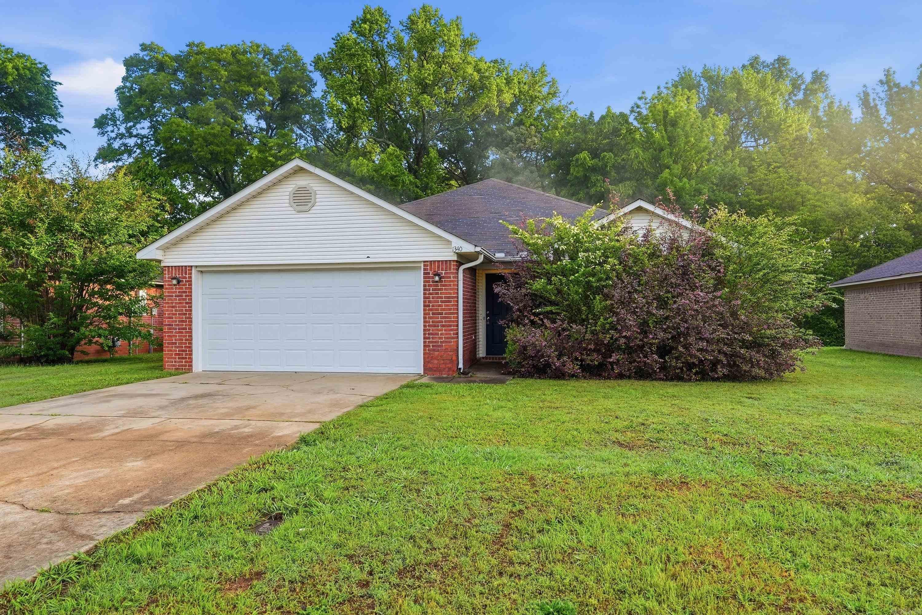1340 Pyramid Dr — photo