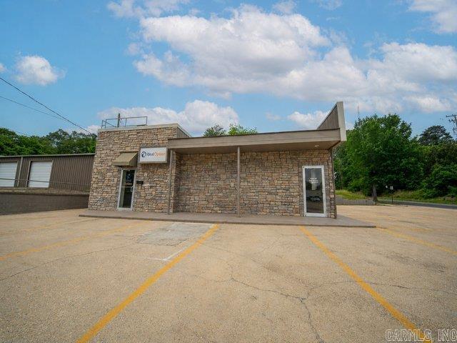 625 E Main St — photo
