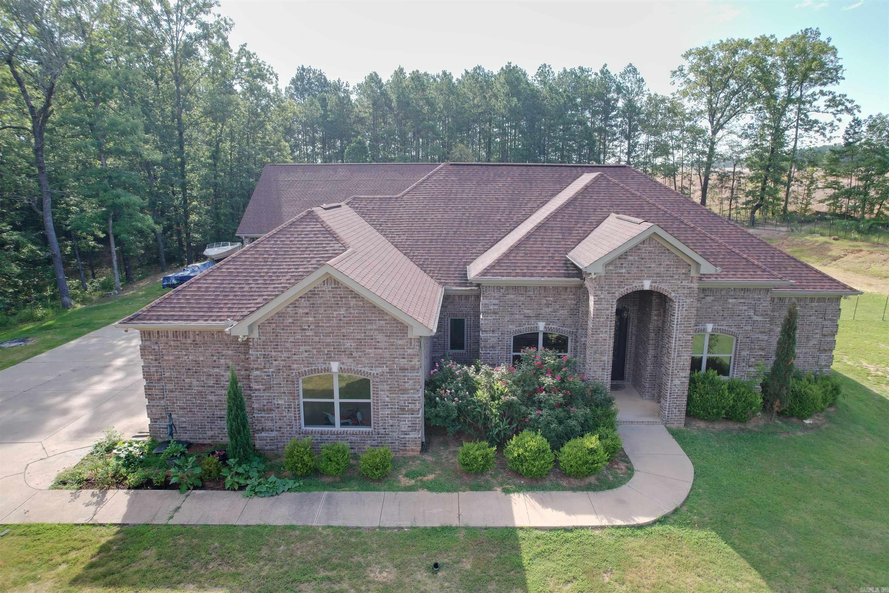 23 Whispering Drive — photo