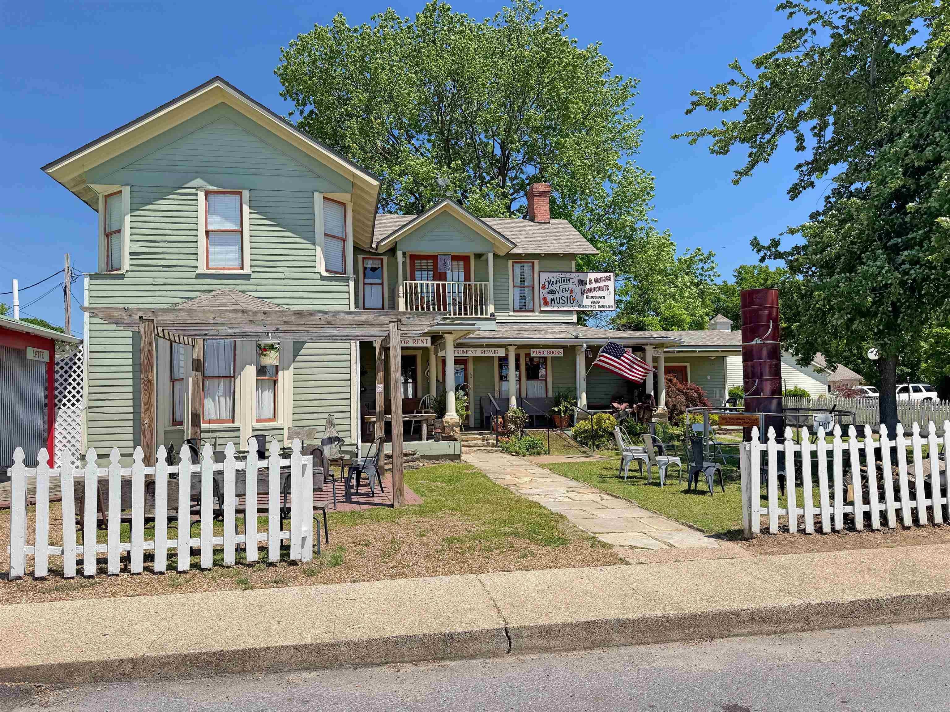 123 W. Washington St. — photo
