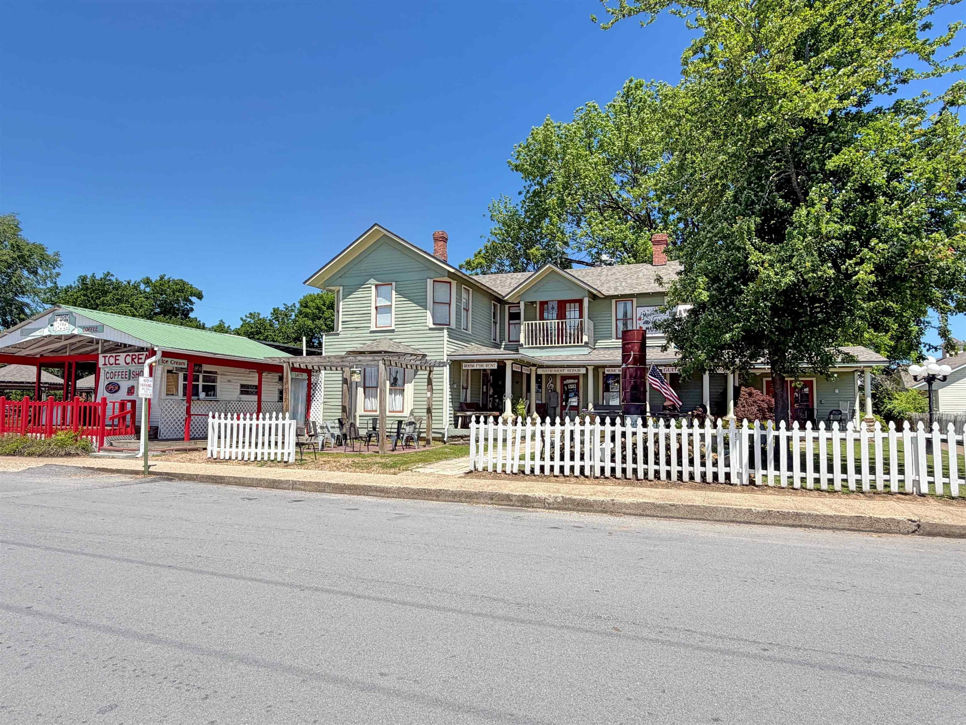 123 W. Washington St. — photo