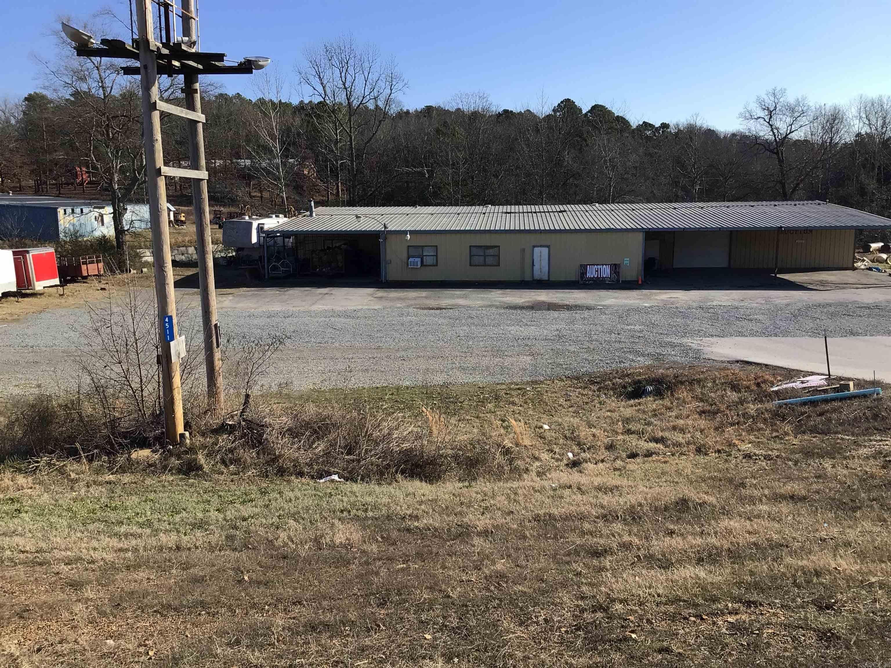 4511 Hwy 65 South — photo