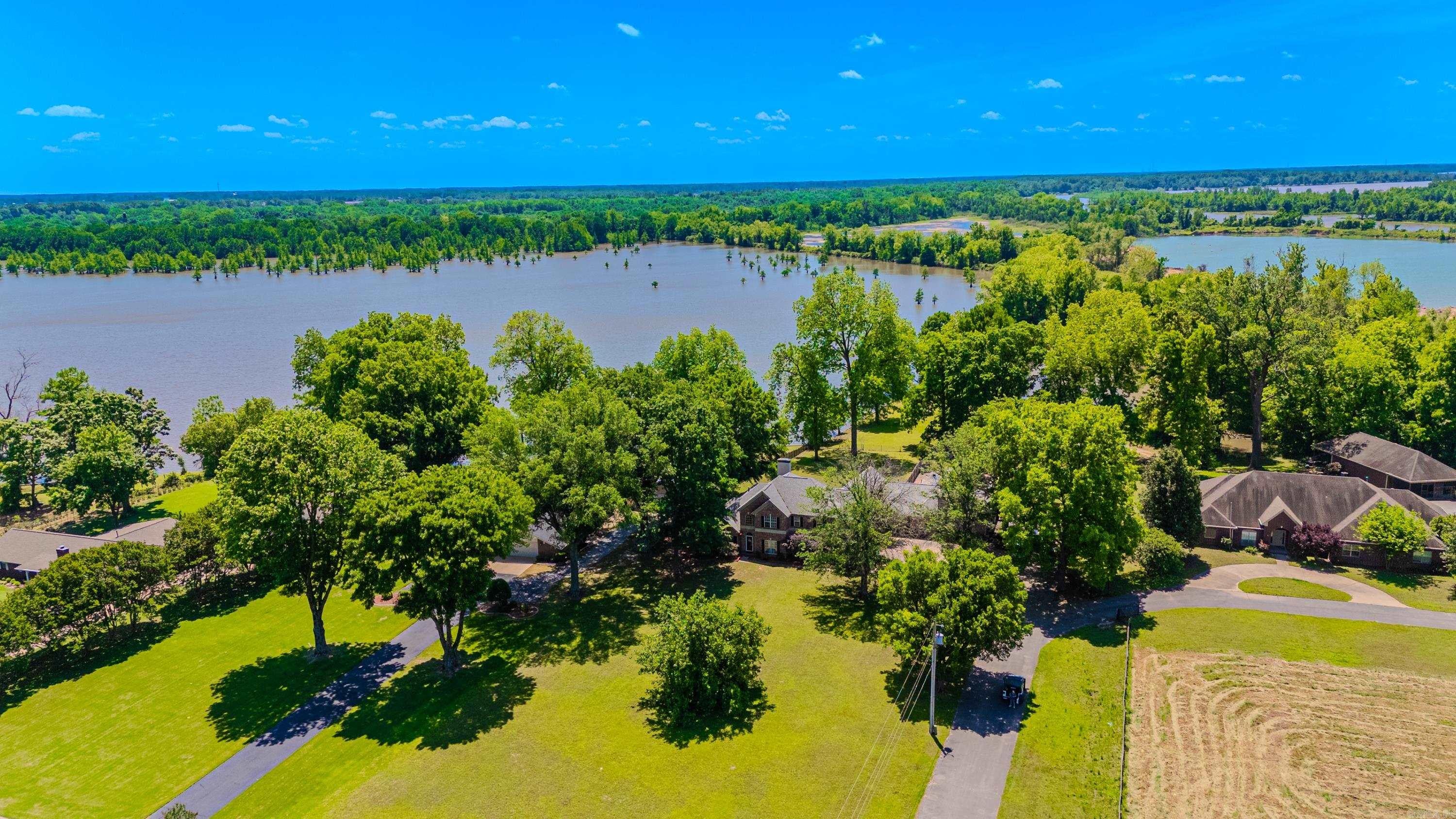 11408 Willow Beach Road — photo
