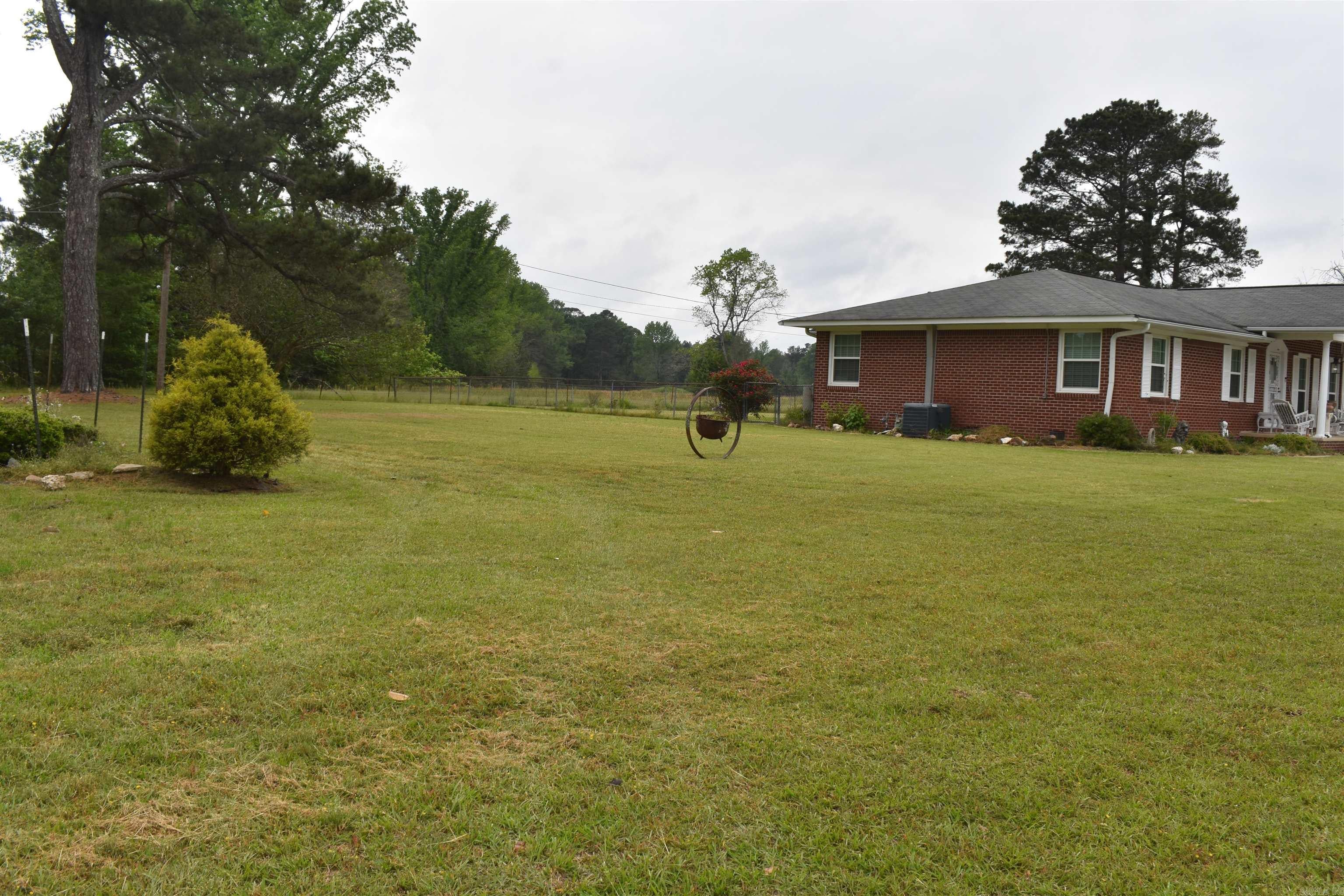 Home in Pine Bluff, AR 71601 — photo 2
