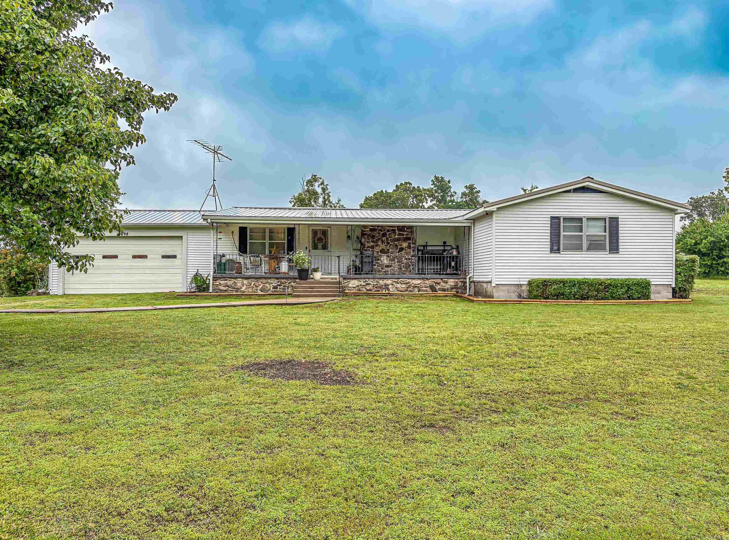 1095 Hwy 235 — photo