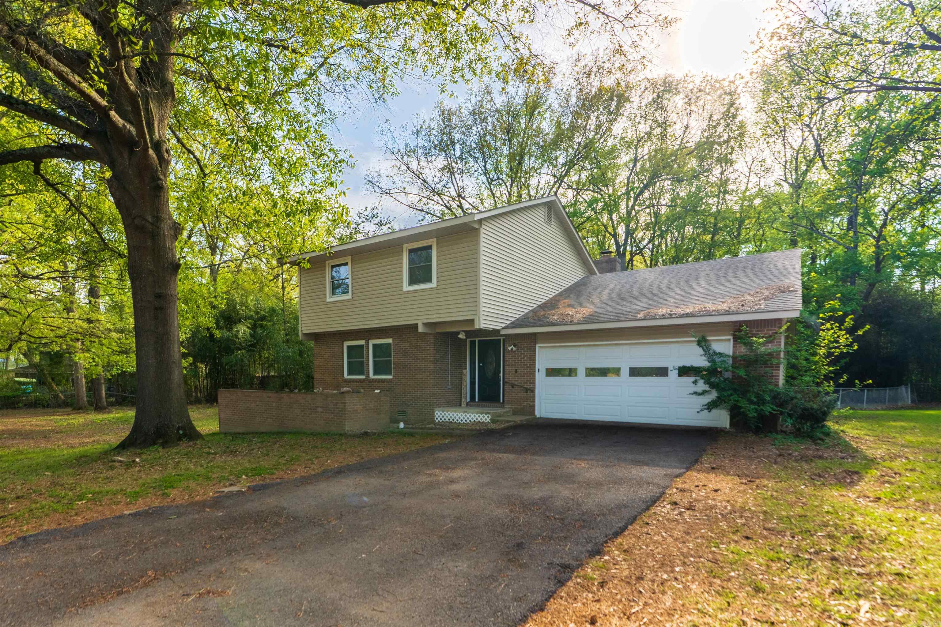 1617 Briarwood Drive — photo