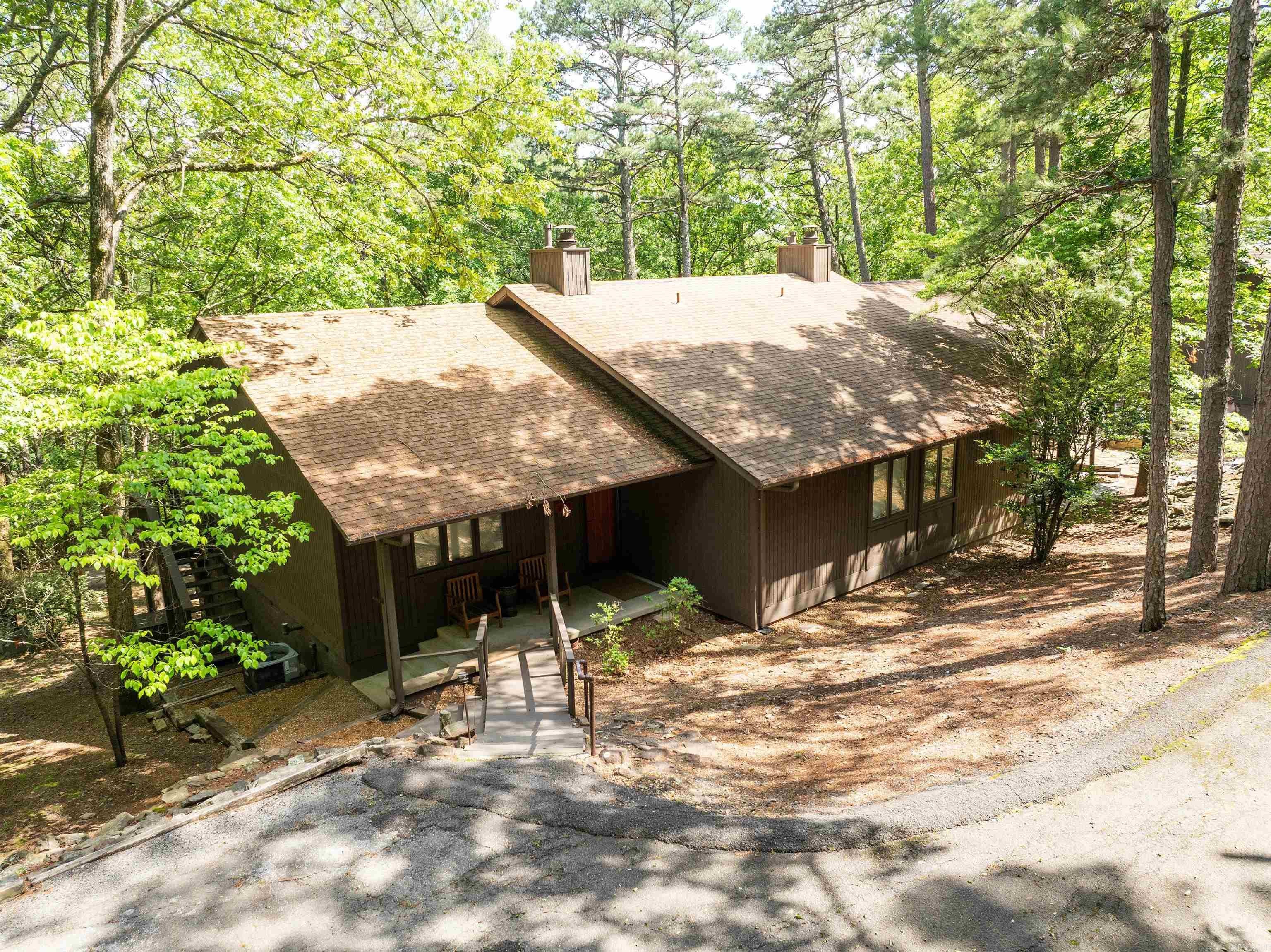 432 Ridgewood Drive — photo