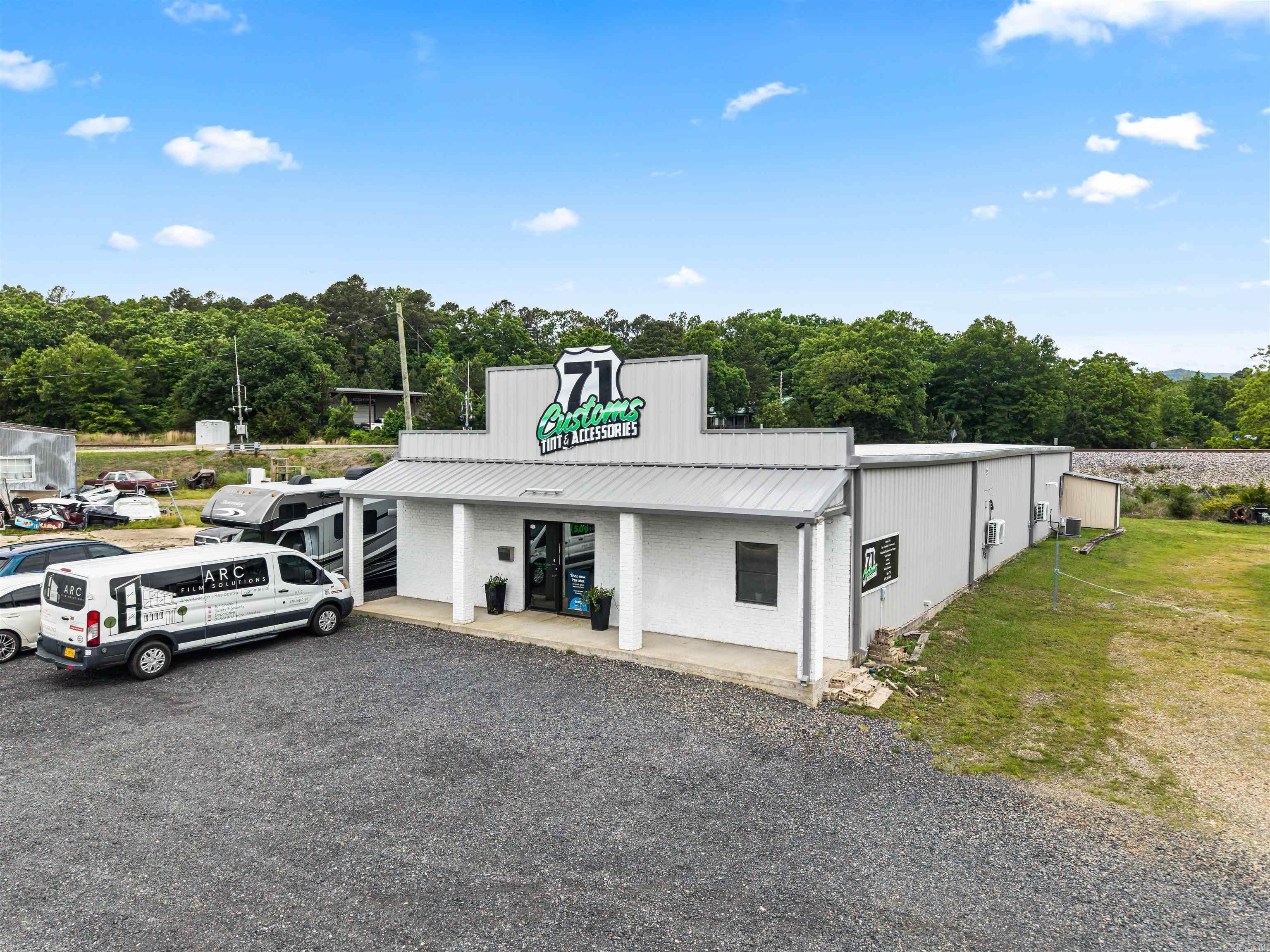 1509 Hwy 71 S — photo