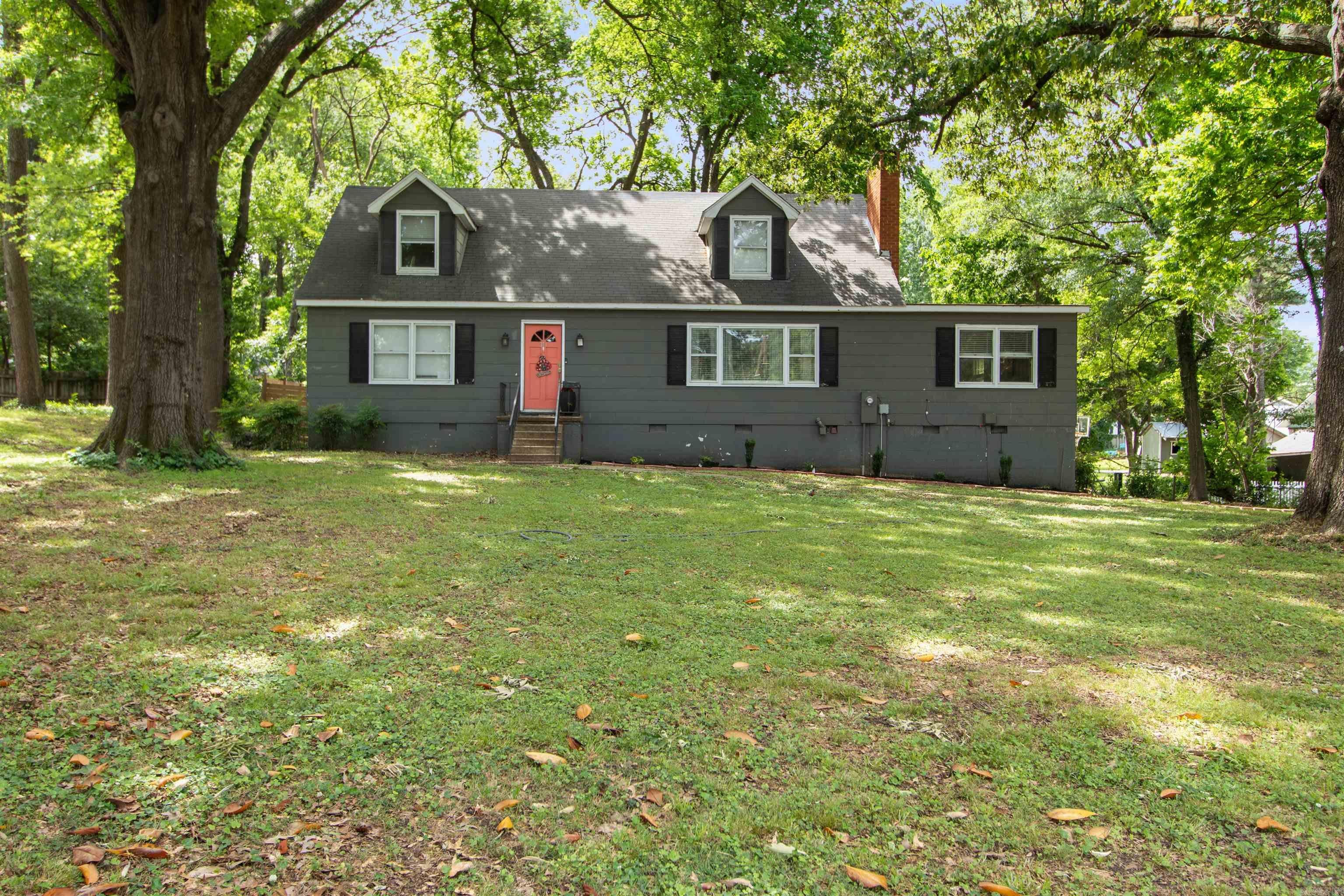 311 W. Elm St. — photo