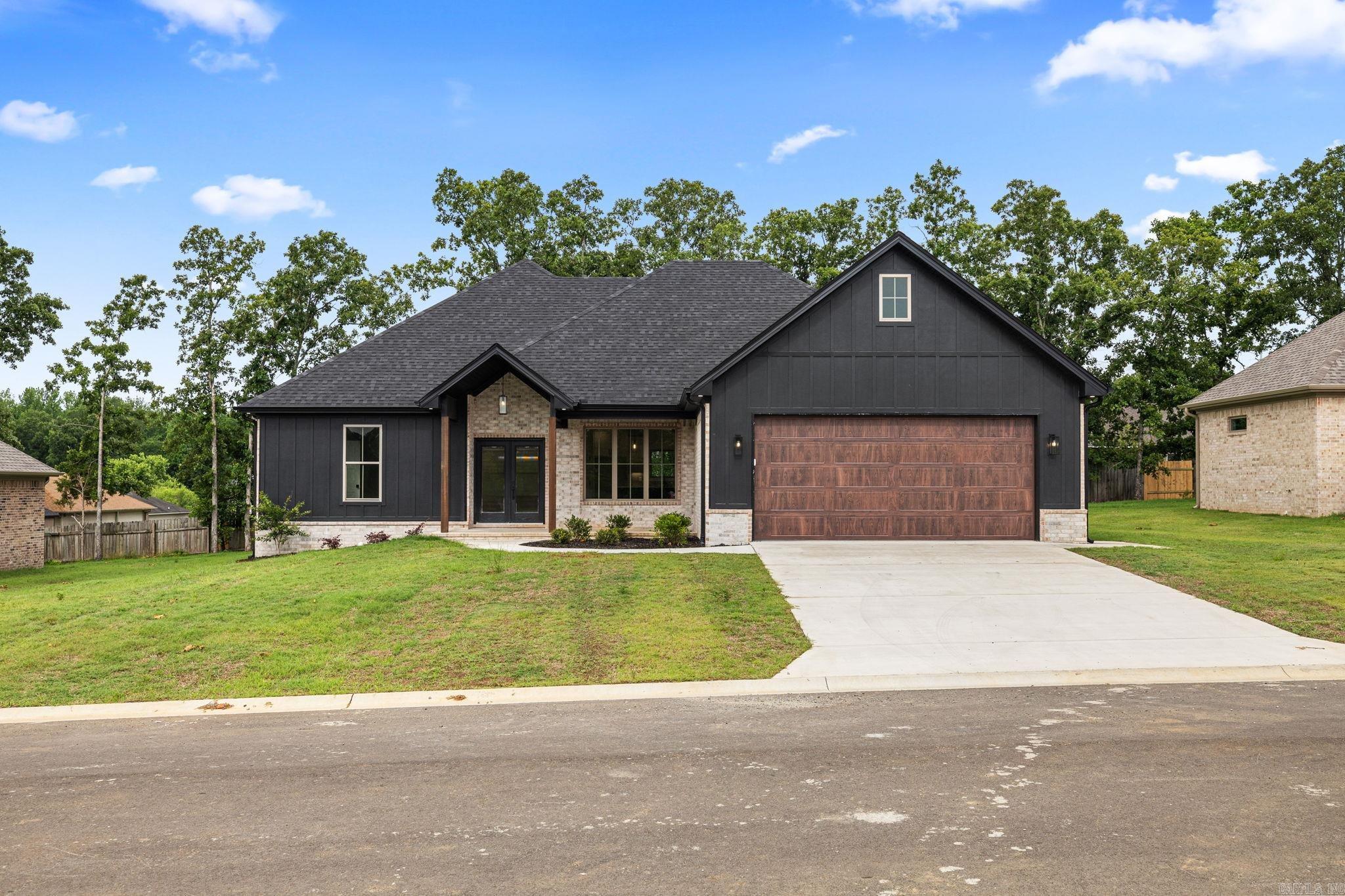 740 Grand Valley Loop — photo