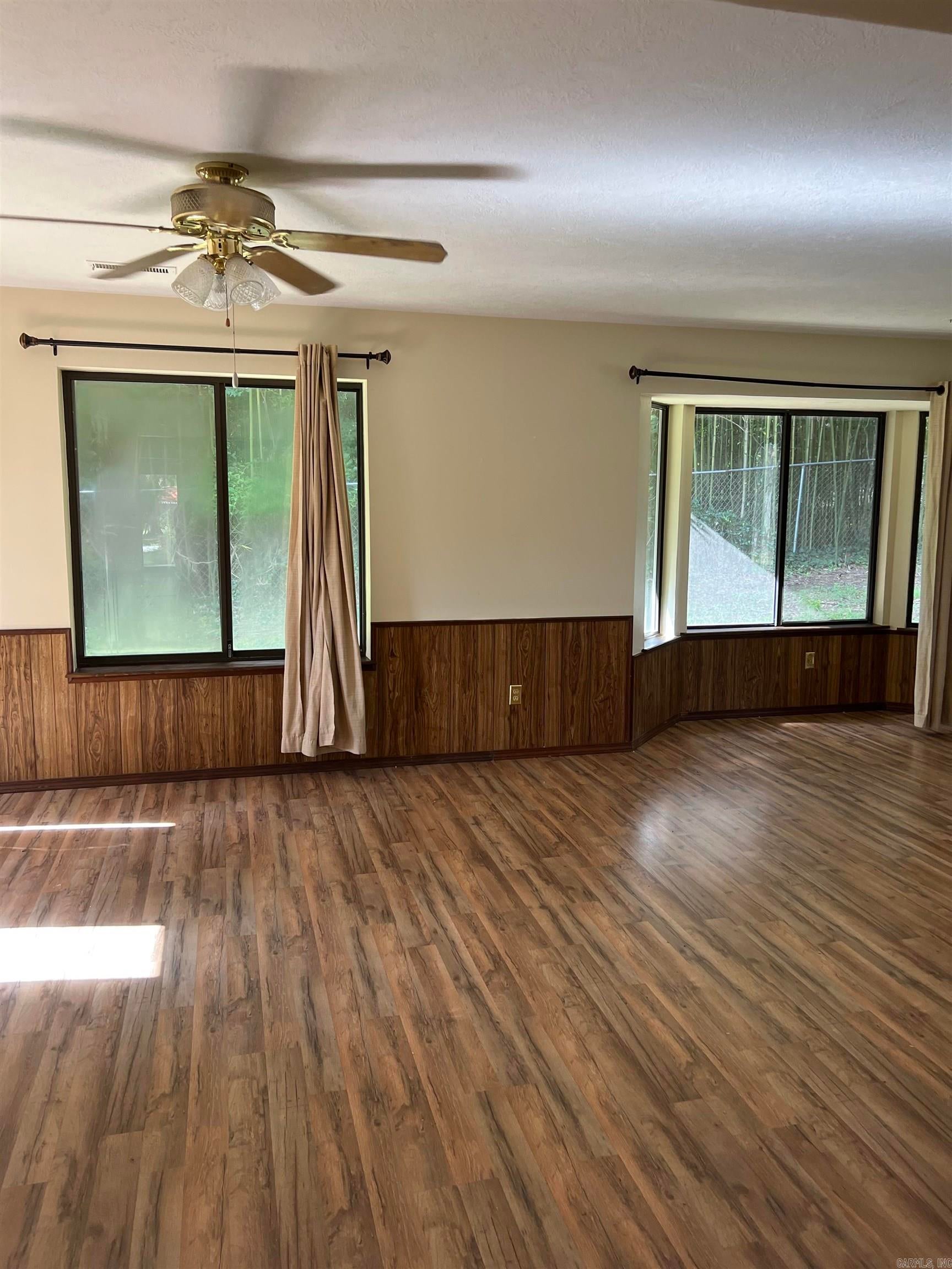 Home in Bull Shoals, AR 72619 — photo 2