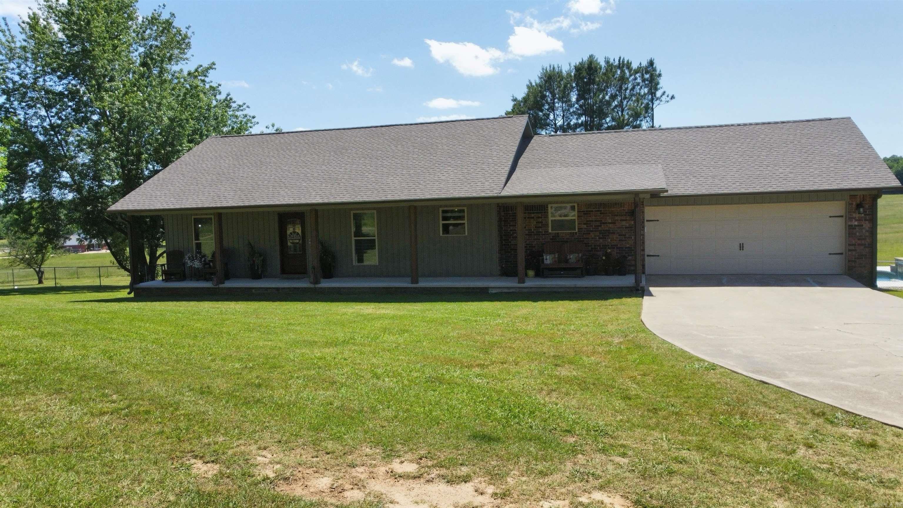 111 Alma Lane — photo