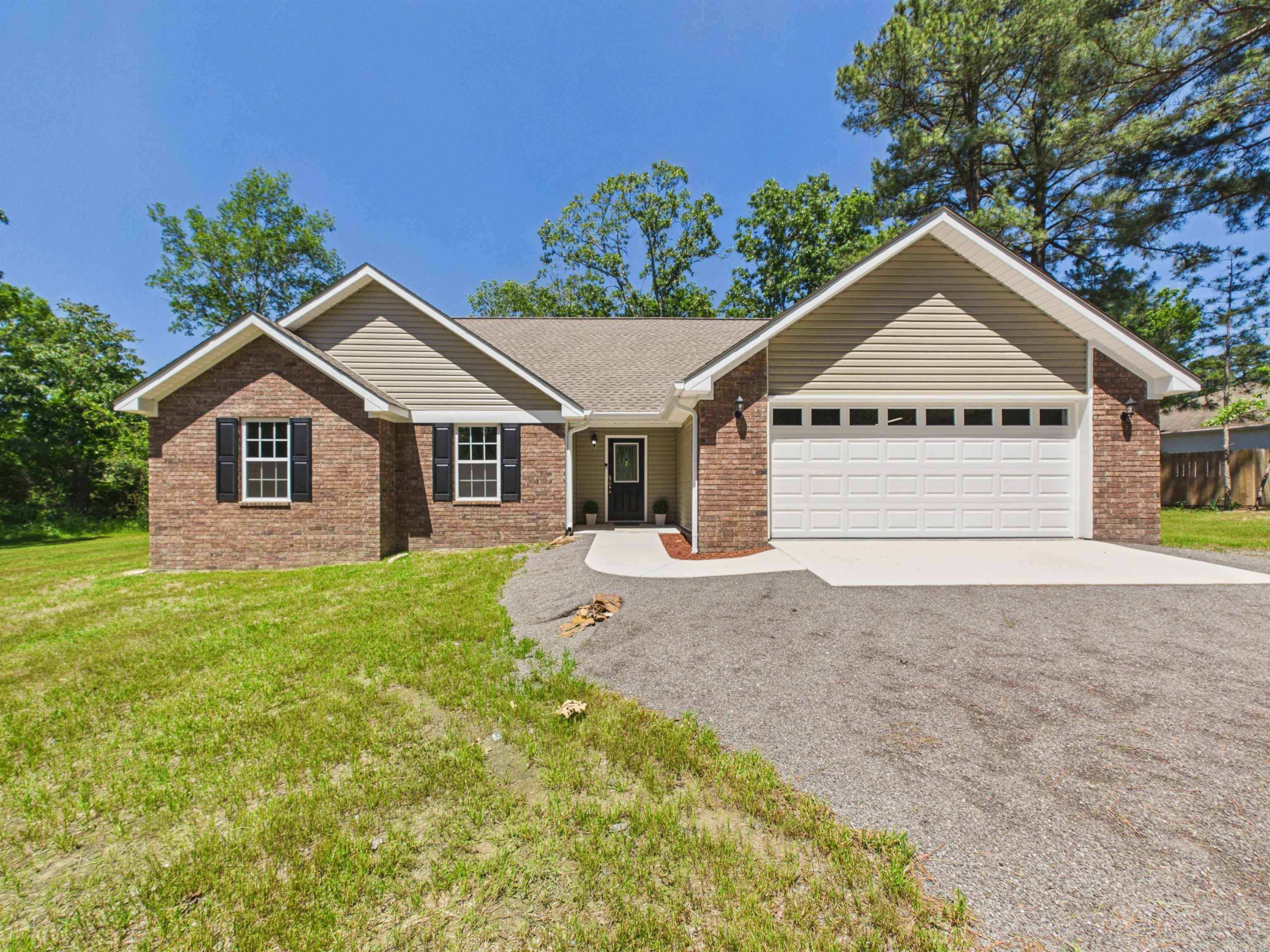100 Shackleford Dr — photo