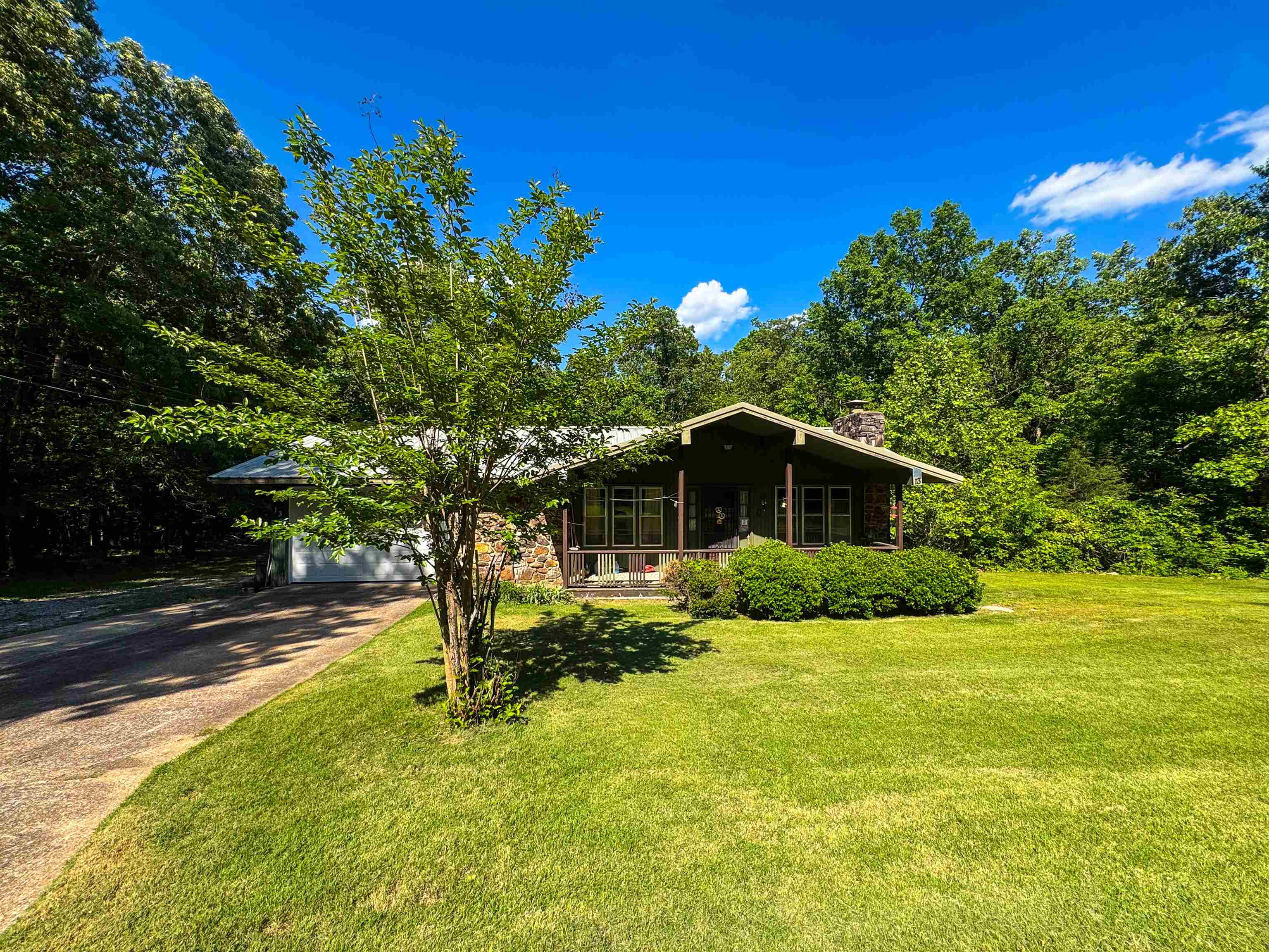 13 Iowa Drive — photo