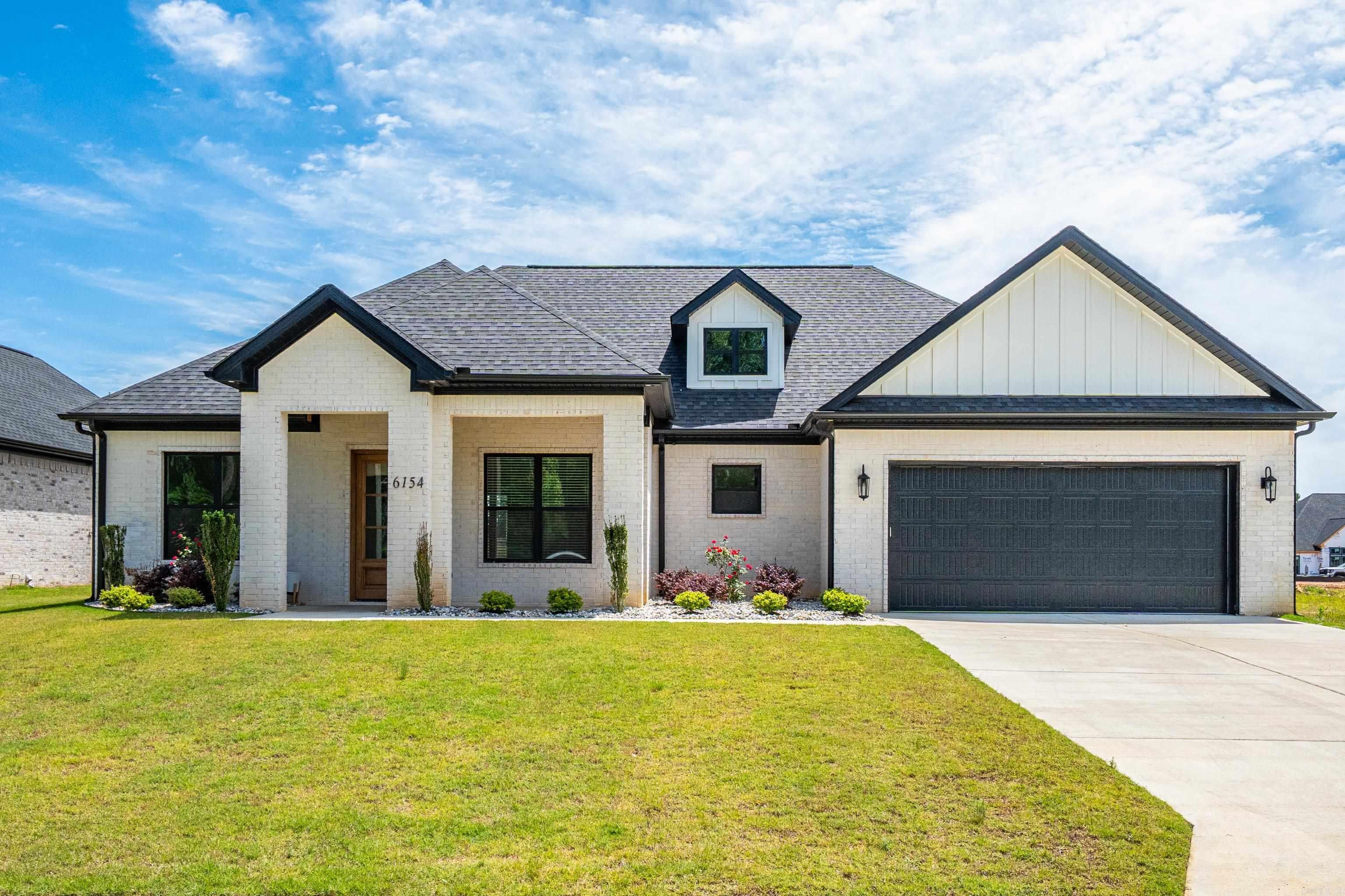 6154 Majestic Waters Drive — photo