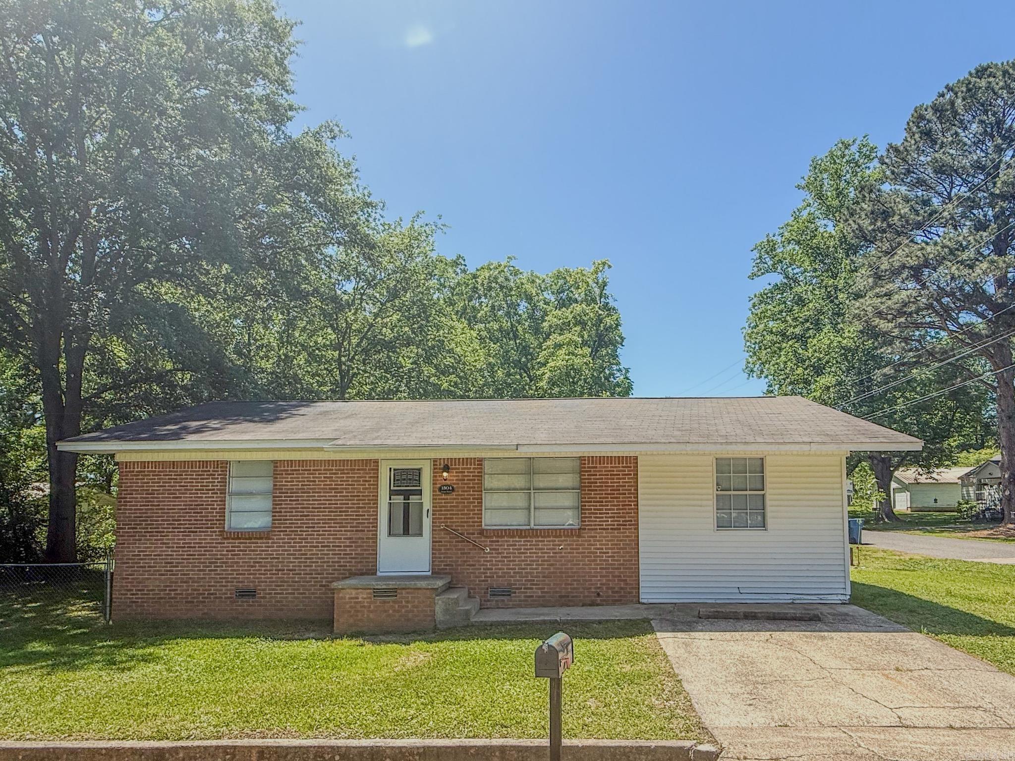1504 Texas Street — photo
