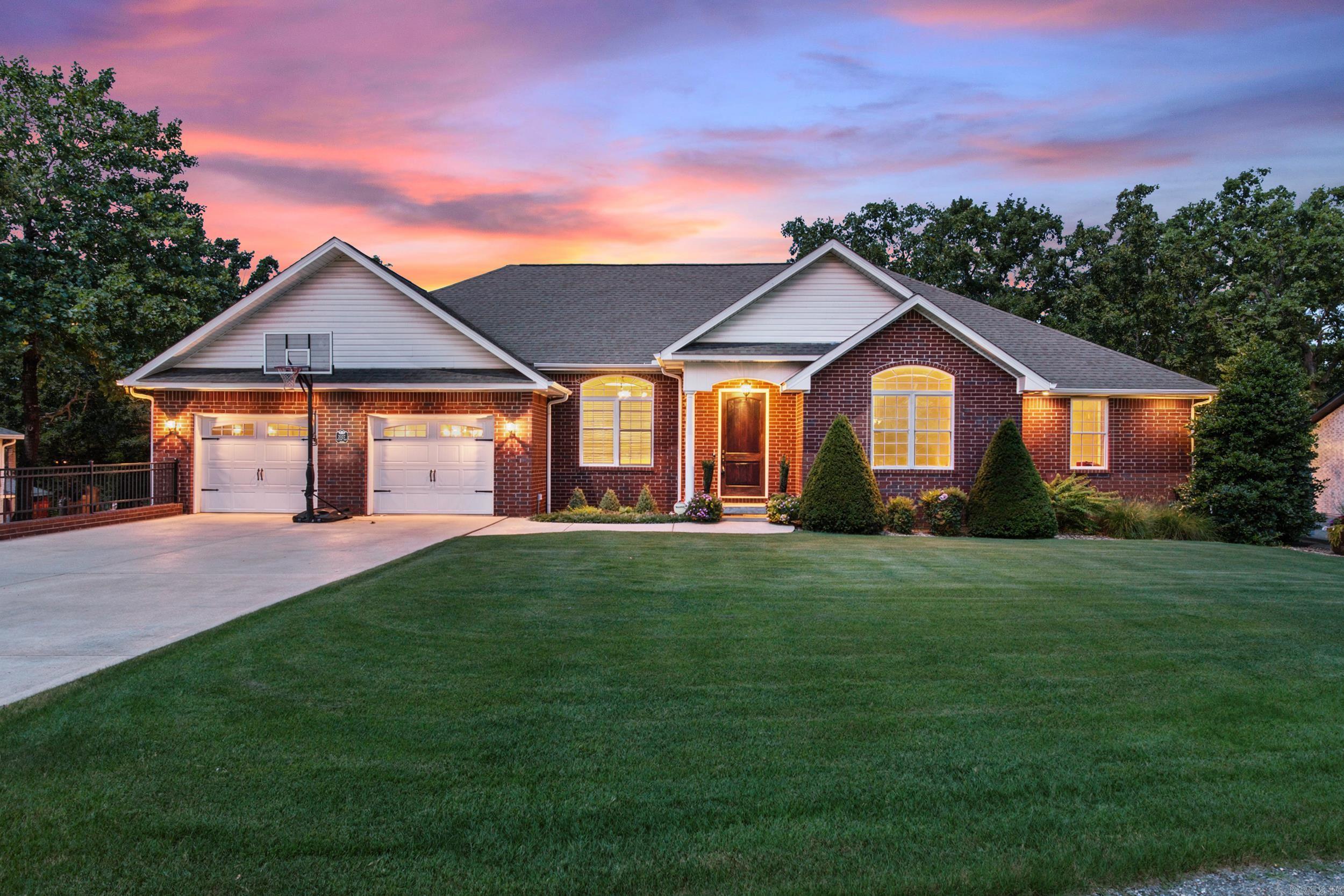 2027 Shadow Oak Drive — photo