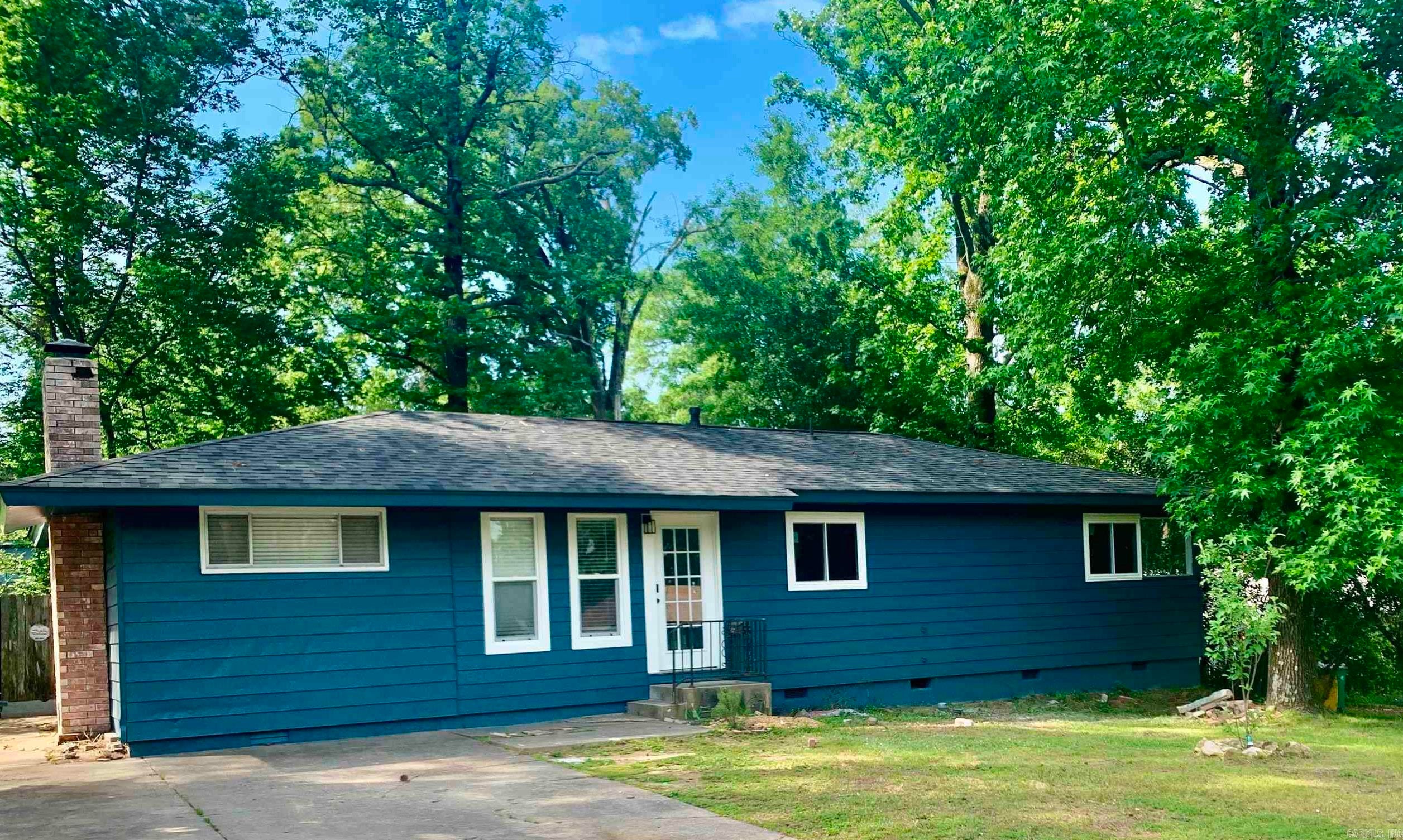 5 Roxbury Drive — photo