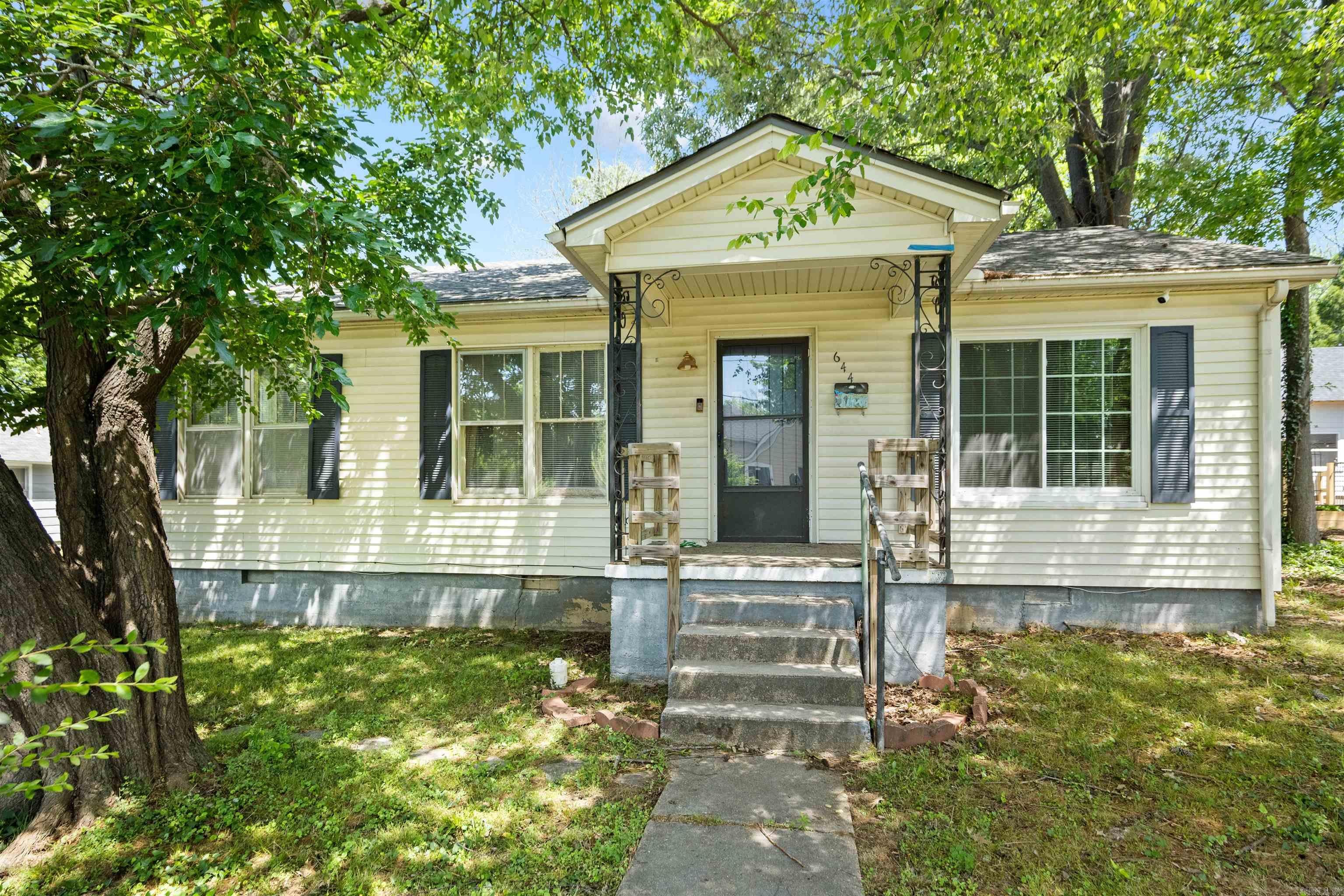 644 W Matthews Ave — photo